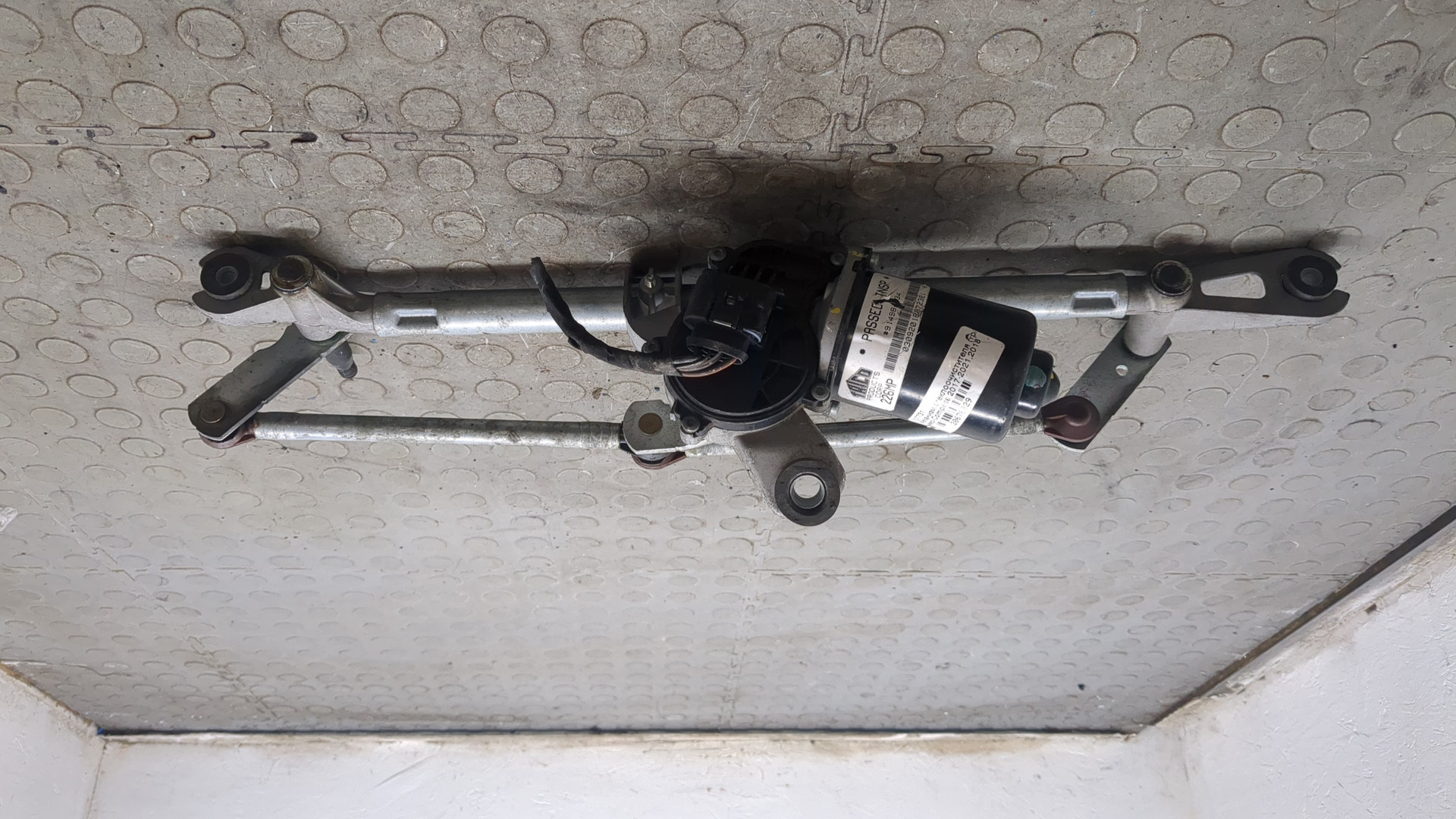 Трапеция стеклоочистителей