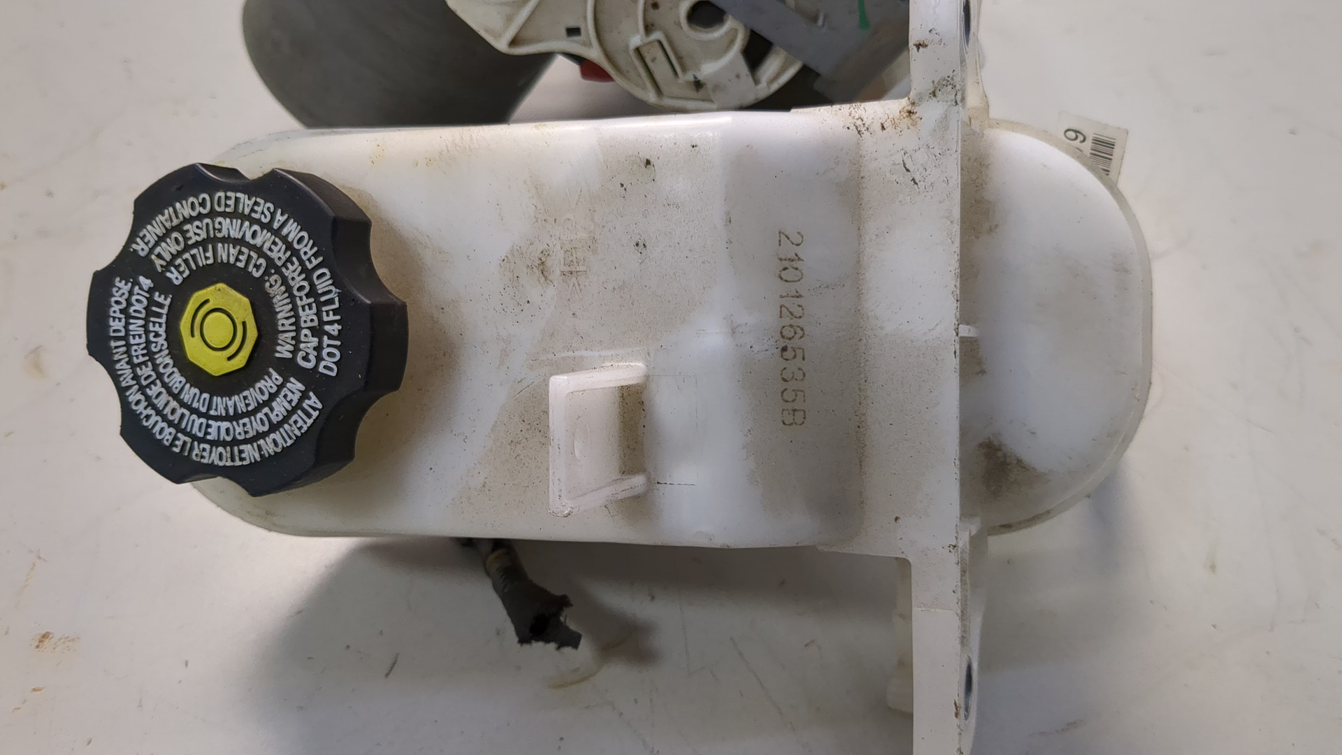 Цилиндр тормозной главный