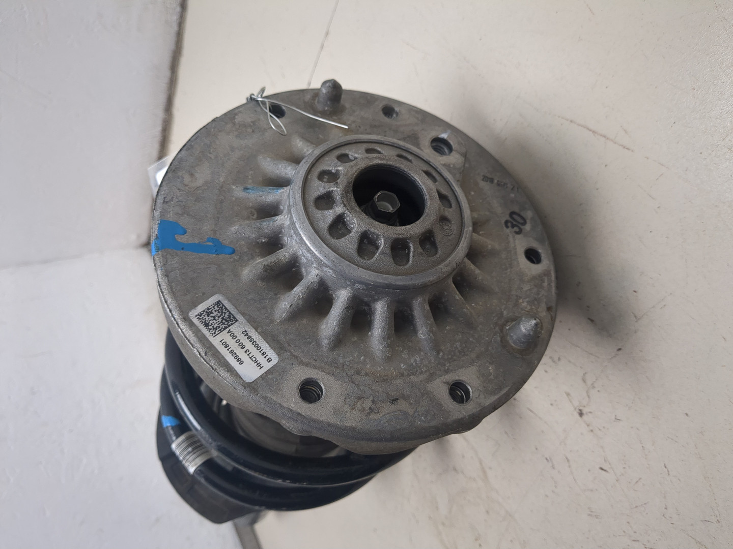 Амортизатор передний правый