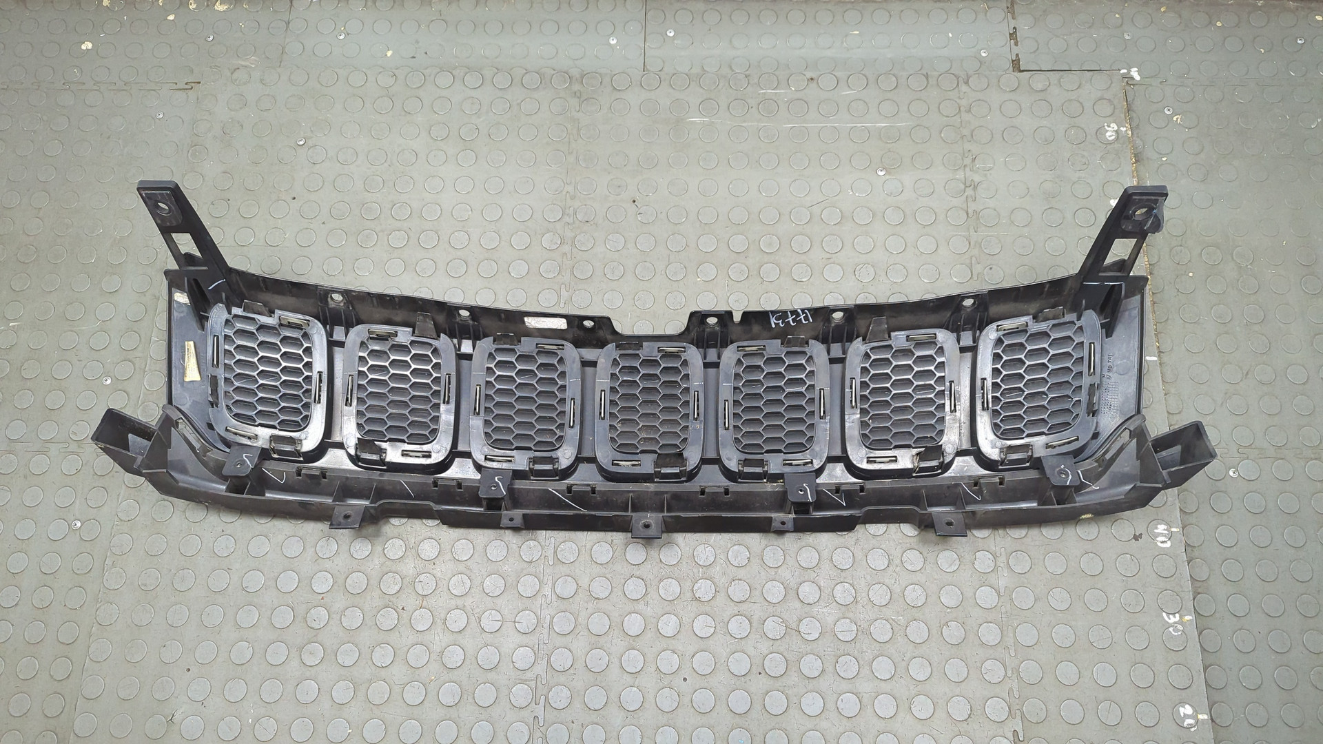 Решетка радиатора