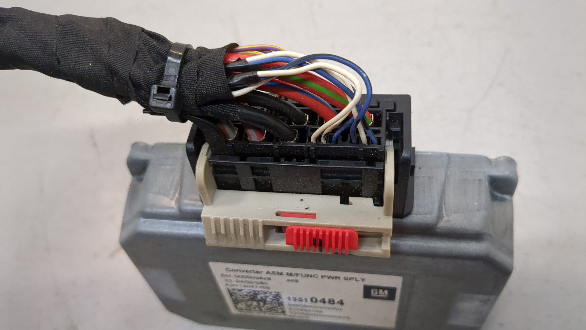 Преобразователь напряжения (адаптер)