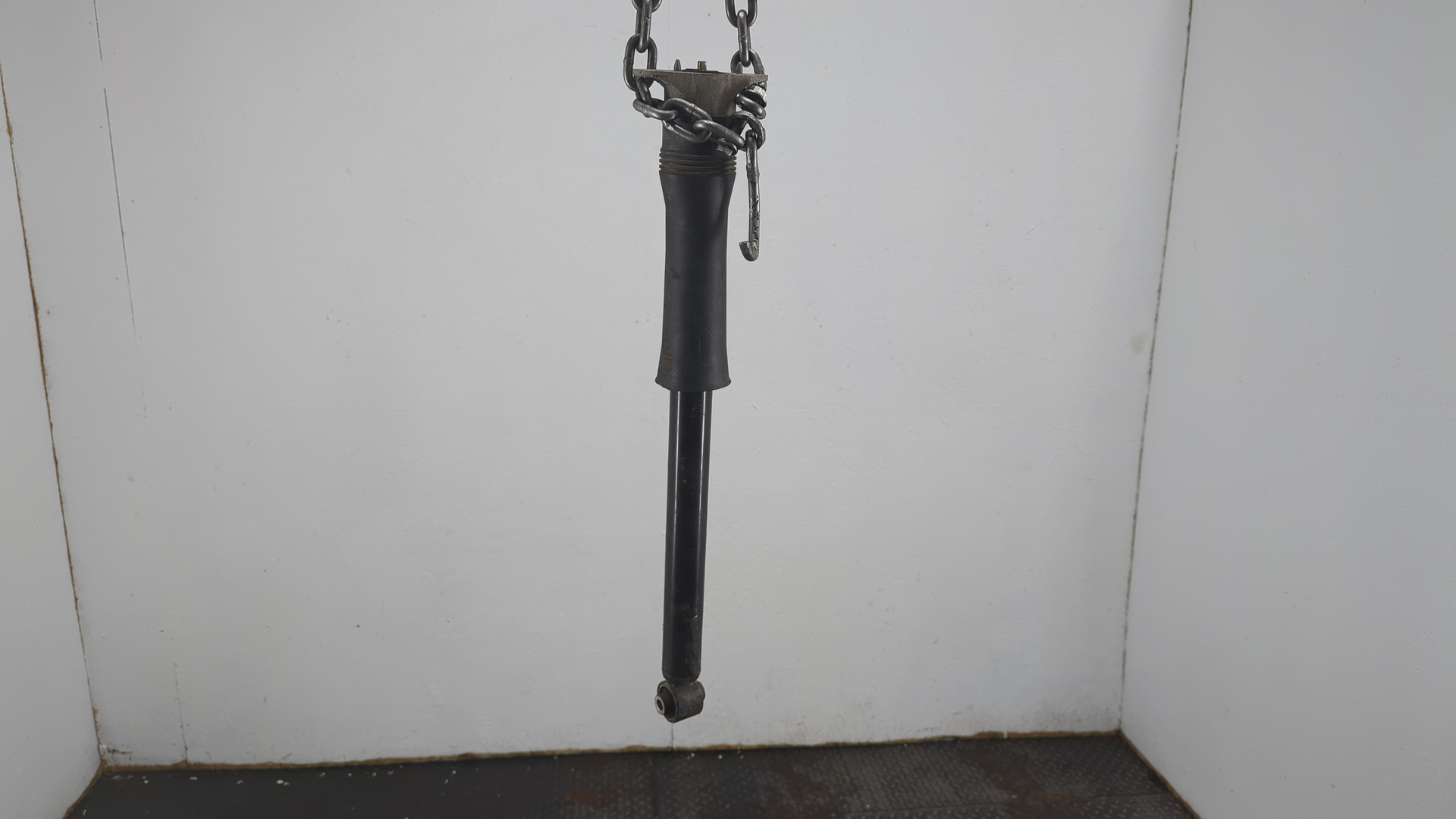 Амортизатор задний (стойка)