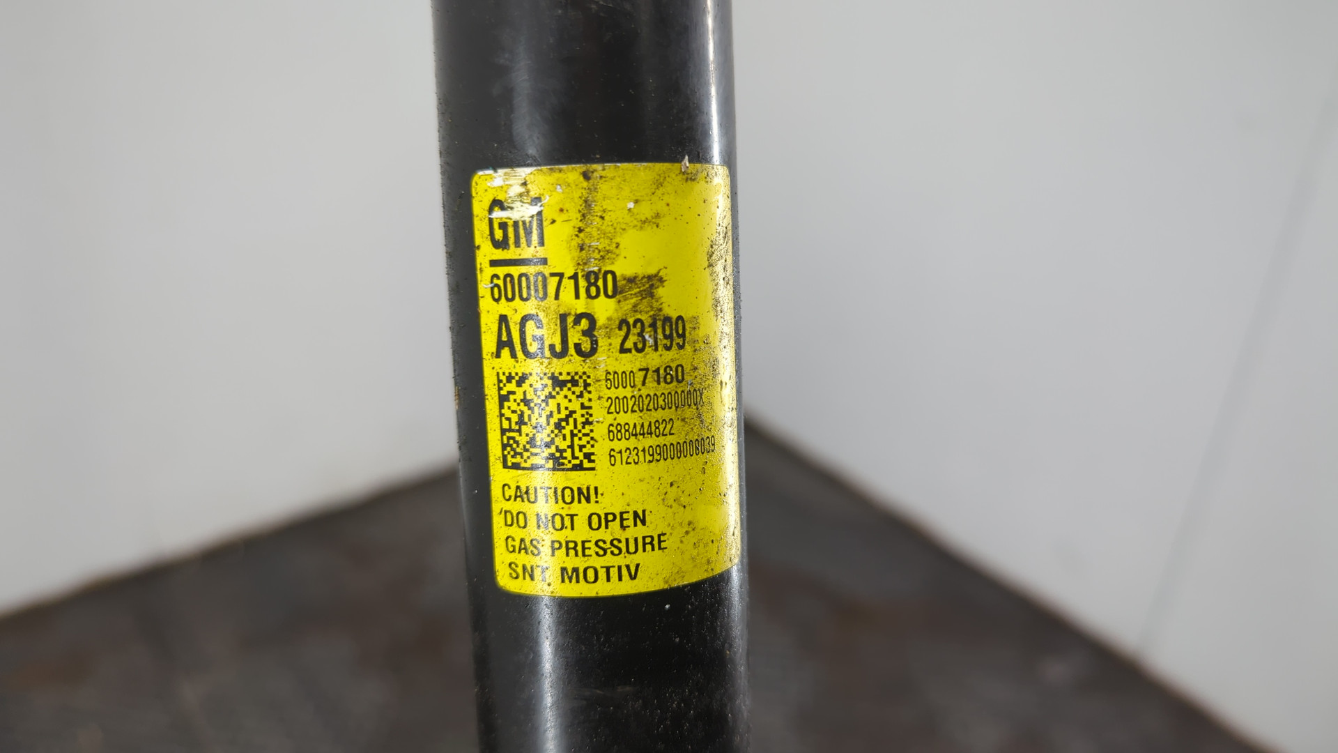 Амортизатор задний (стойка)