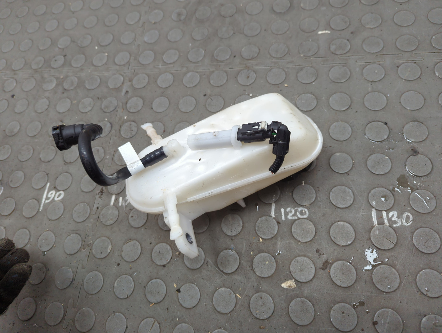 Бачок главного тормозного цилиндра