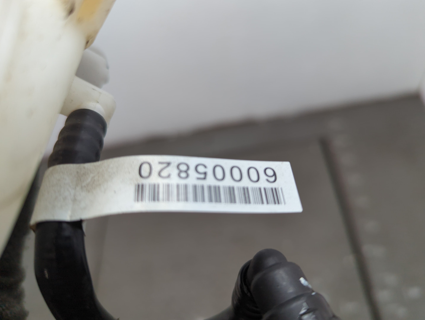 Бачок главного тормозного цилиндра