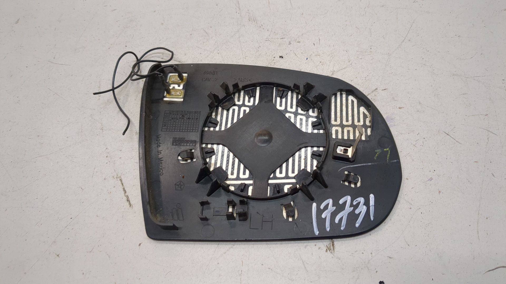 Стекло зеркала электрического левого