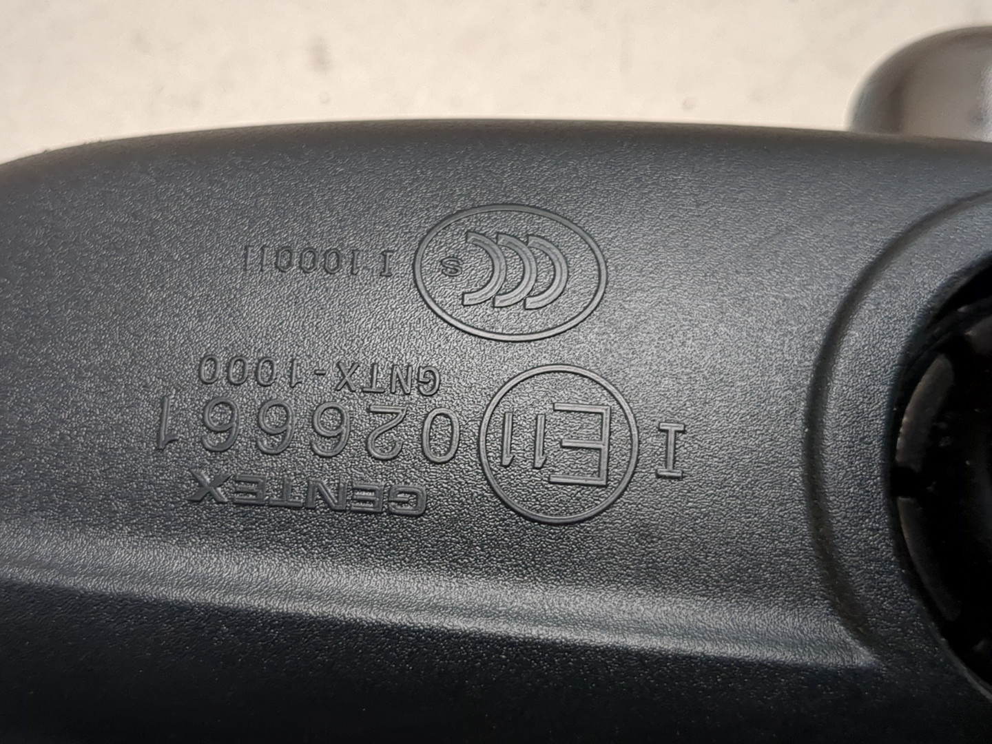 Зеркало заднего вида