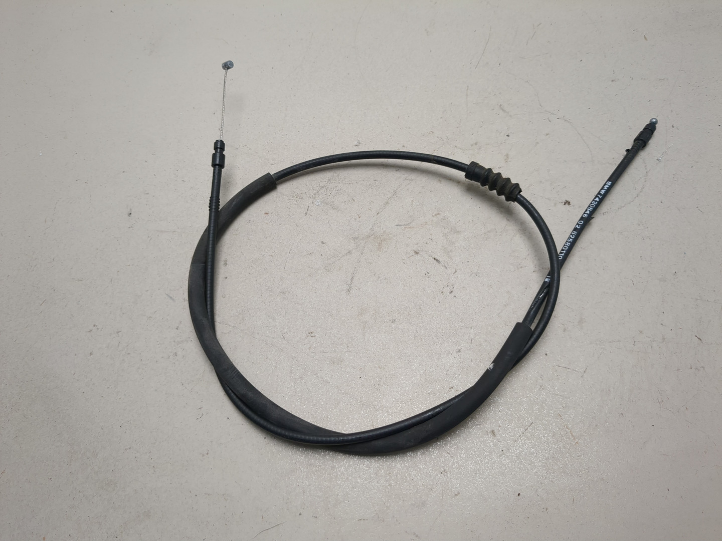 Трос открывания капота