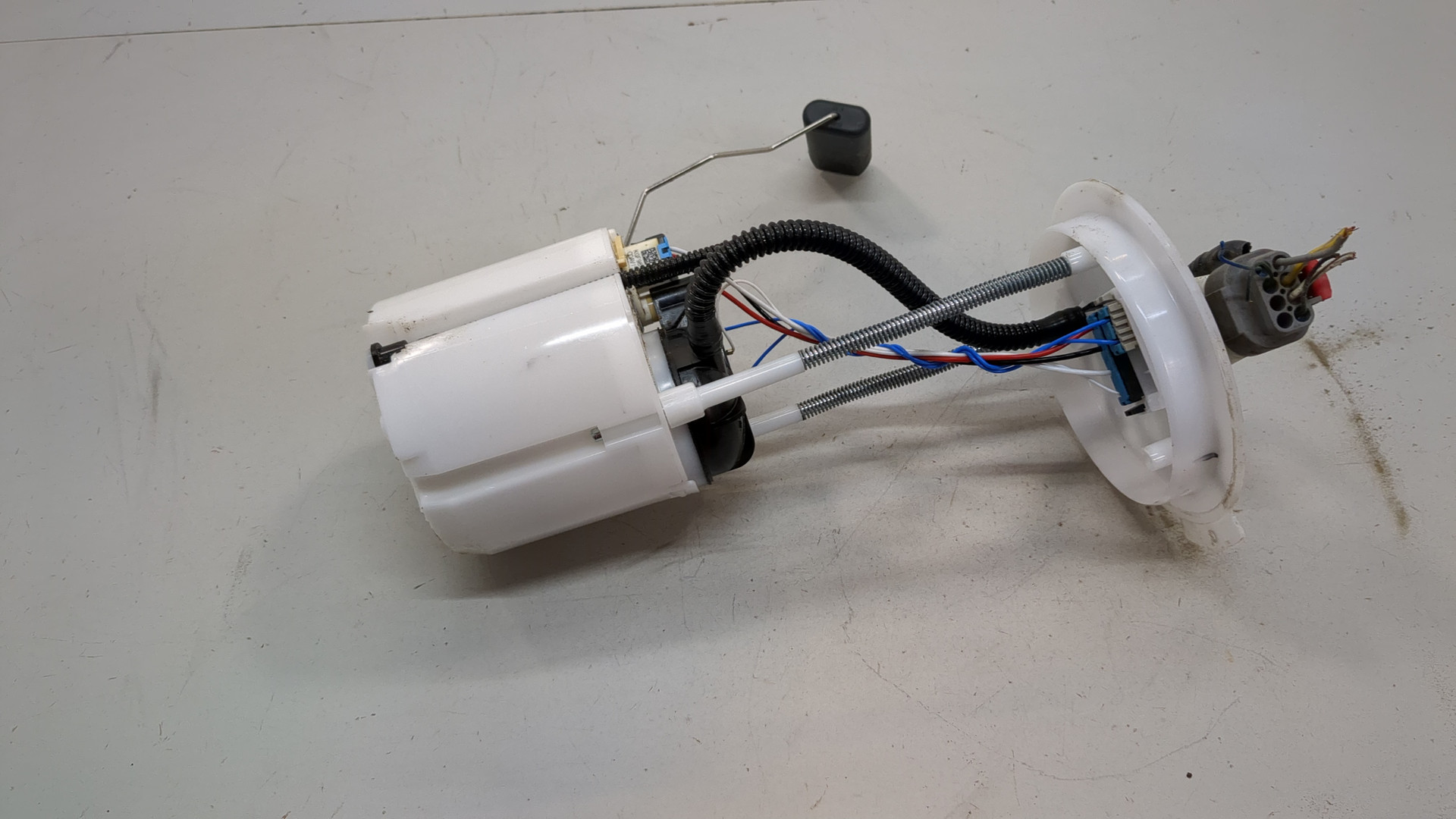 Насос топливный электрический