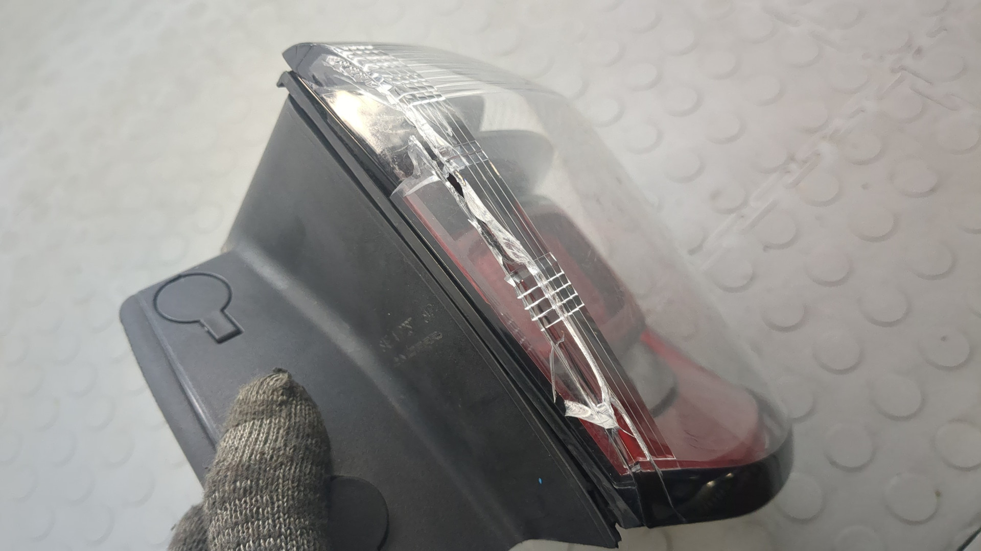 Фонарь задний правый