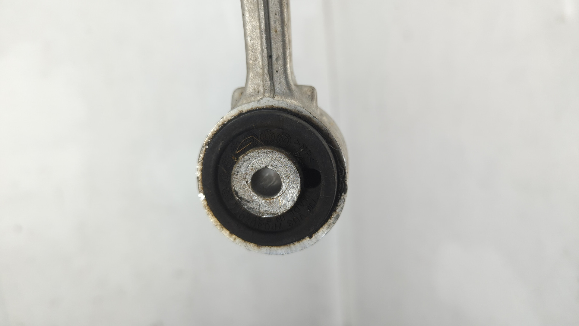 Рычаг передний