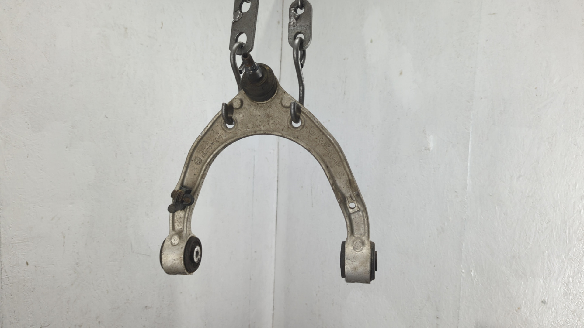 Рычаг передний