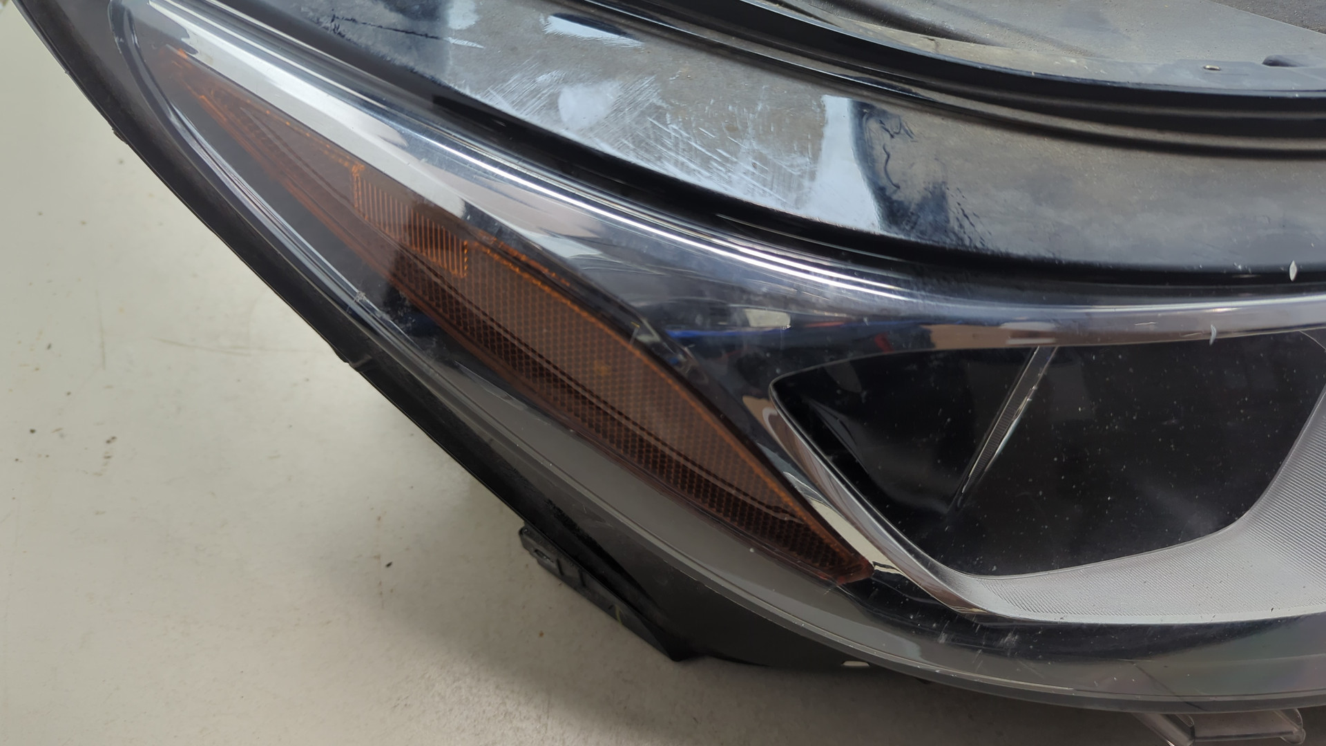 Фара правая