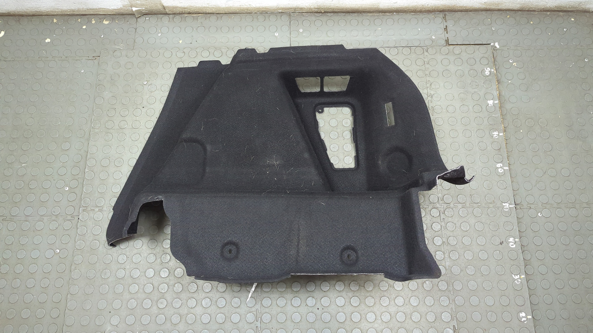 Обшивка багажника