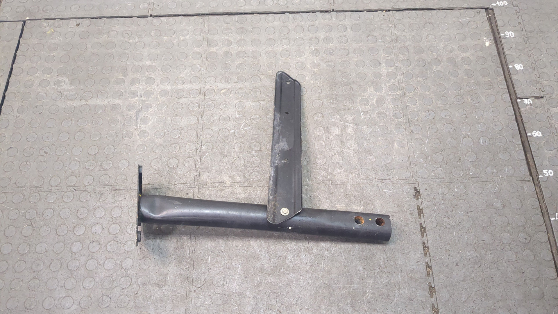 Кронштейн (сопут. товар)