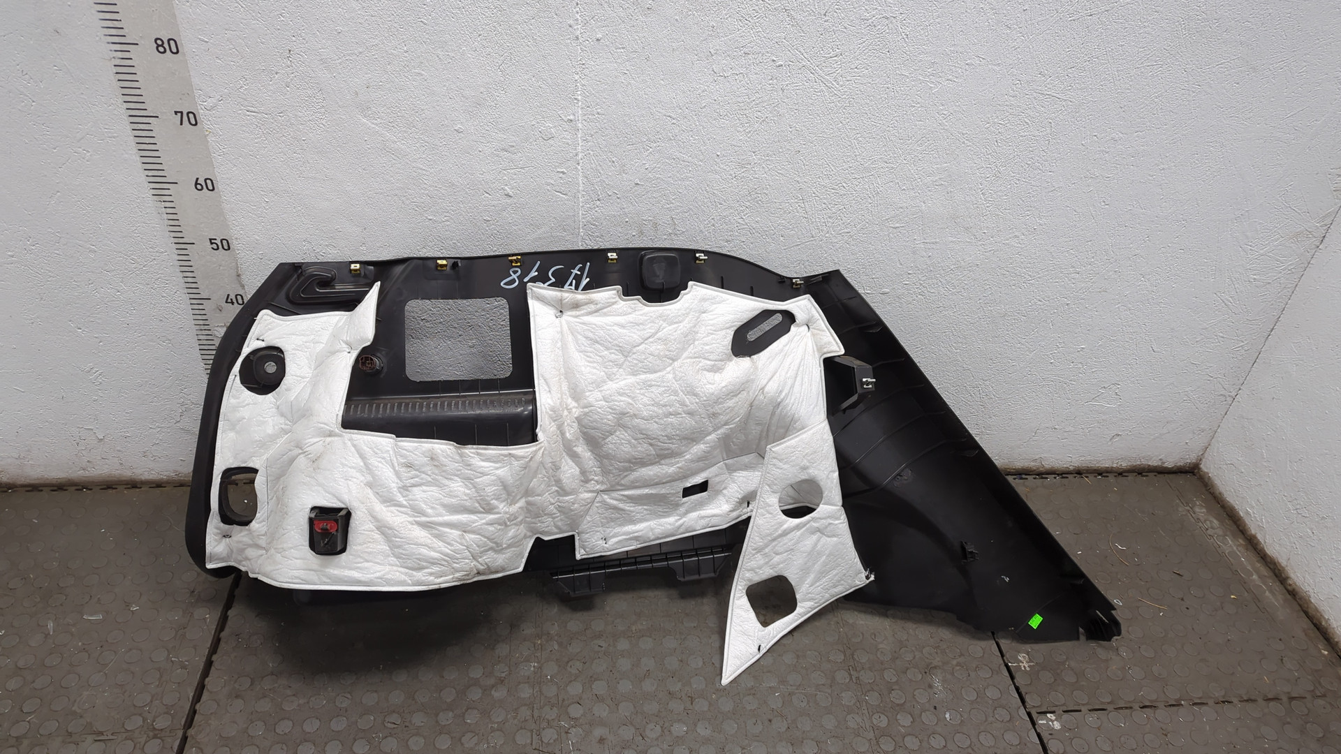 Обшивка багажника