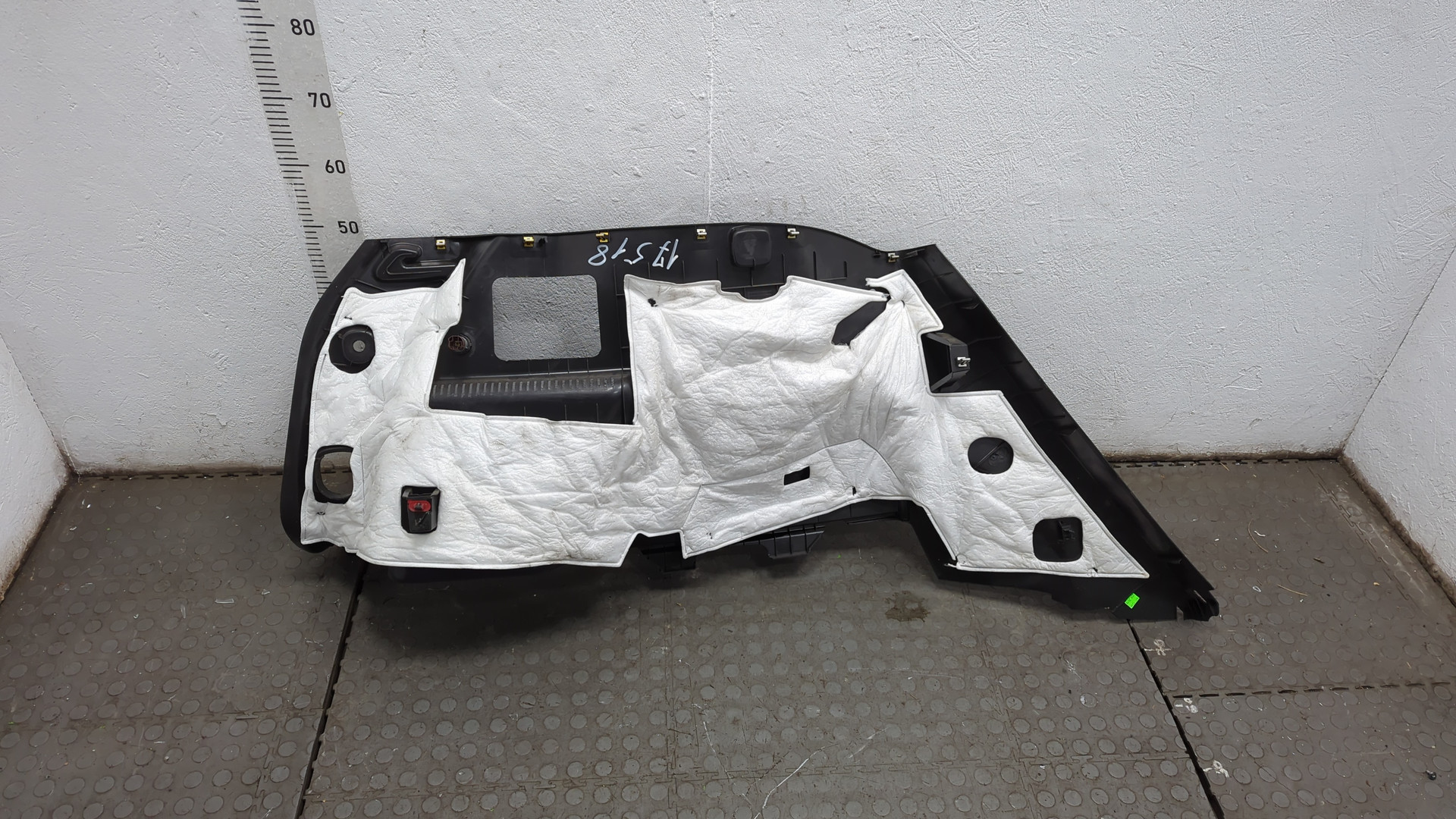 Обшивка багажника