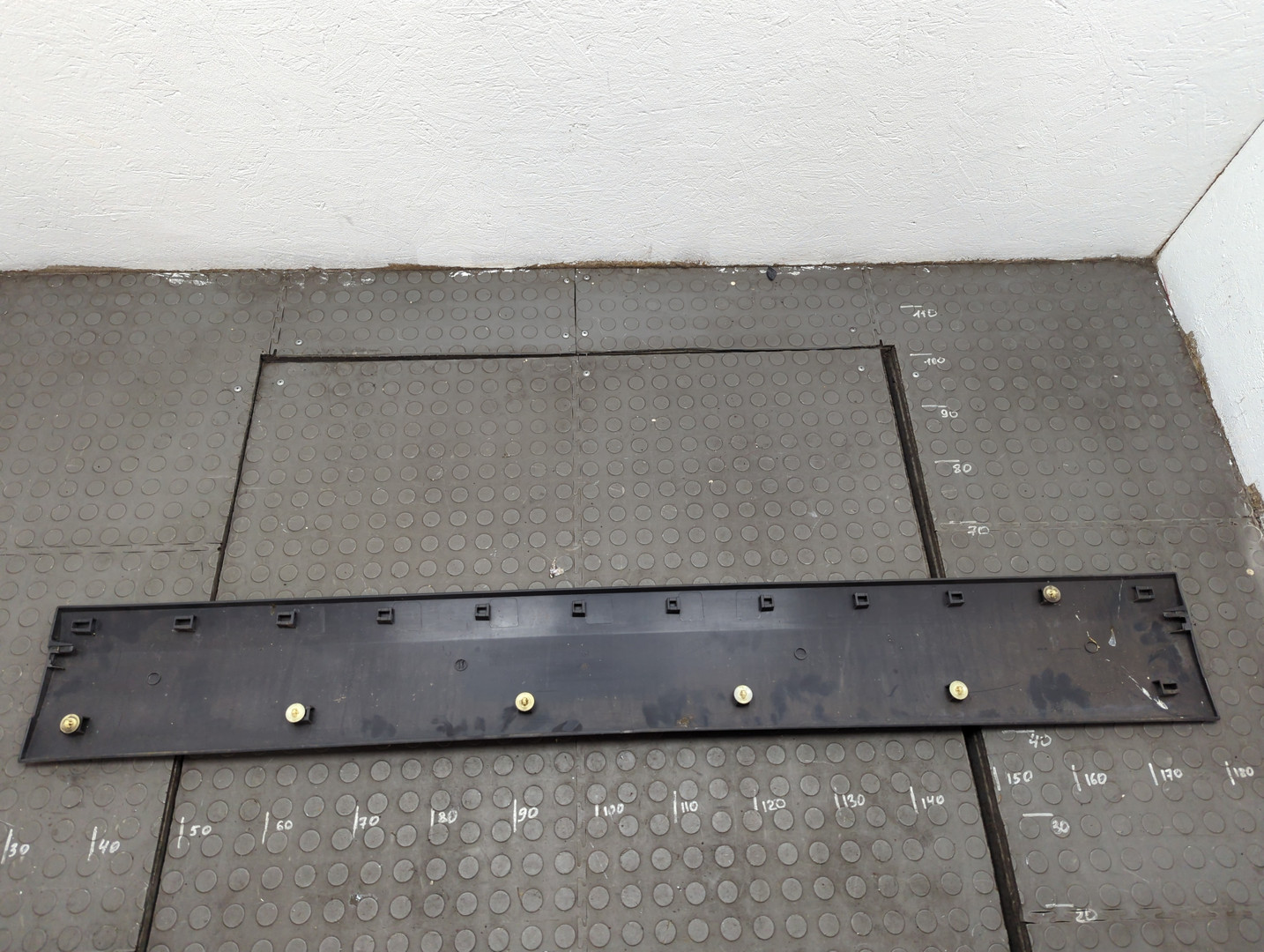 Накладка (кузов наружные)