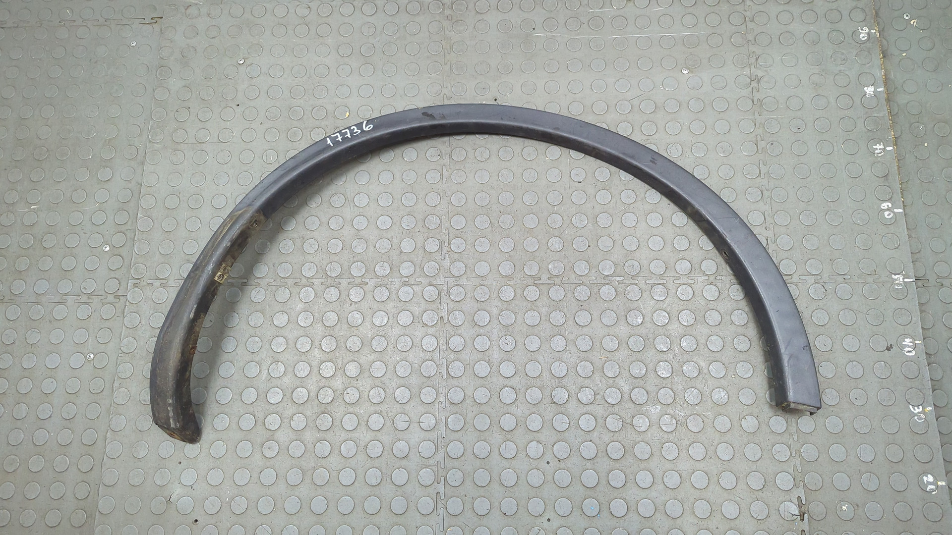 Молдинг заднего крыла правого