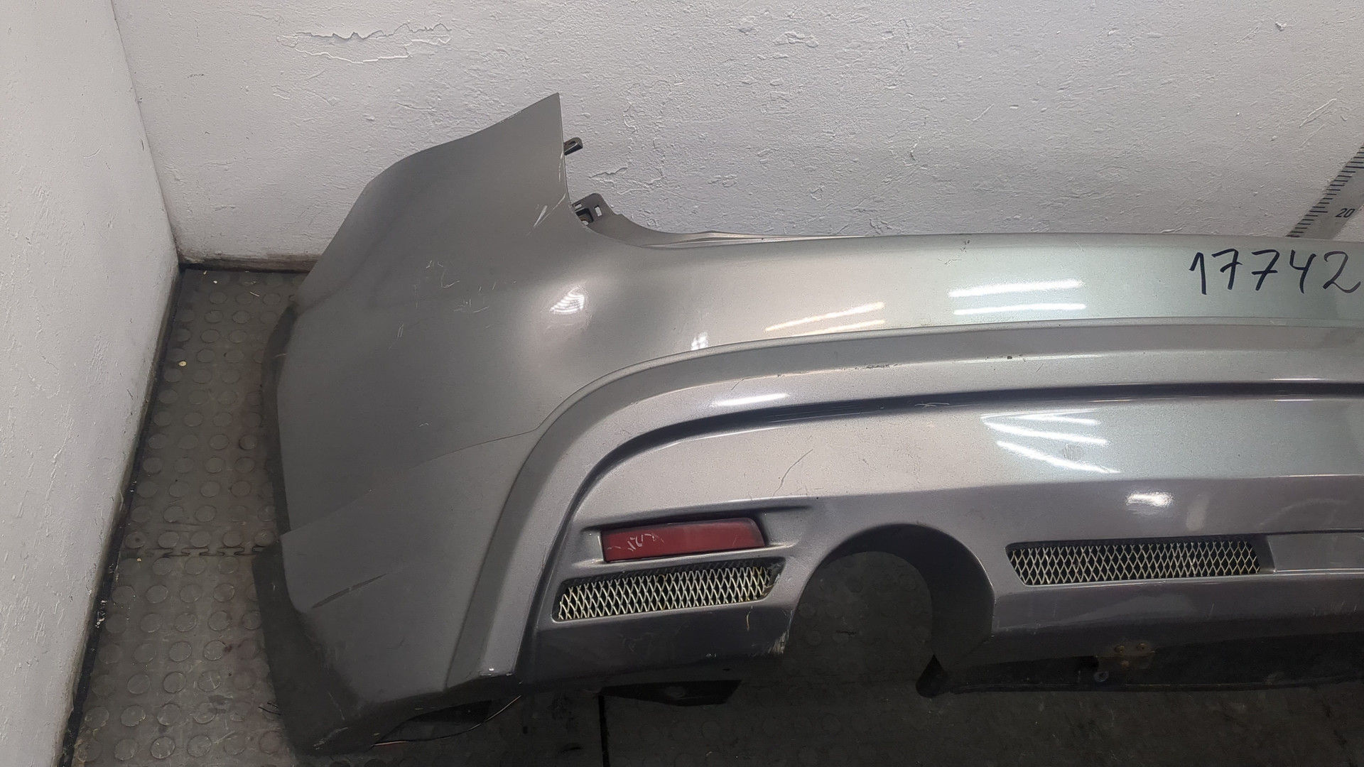 Бампер задний