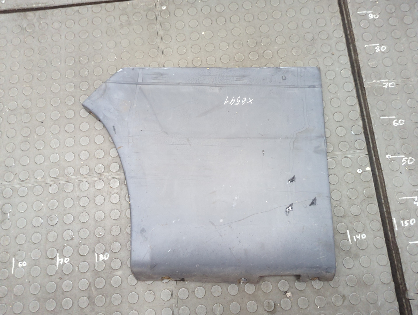 Накладка заднего крыла левого