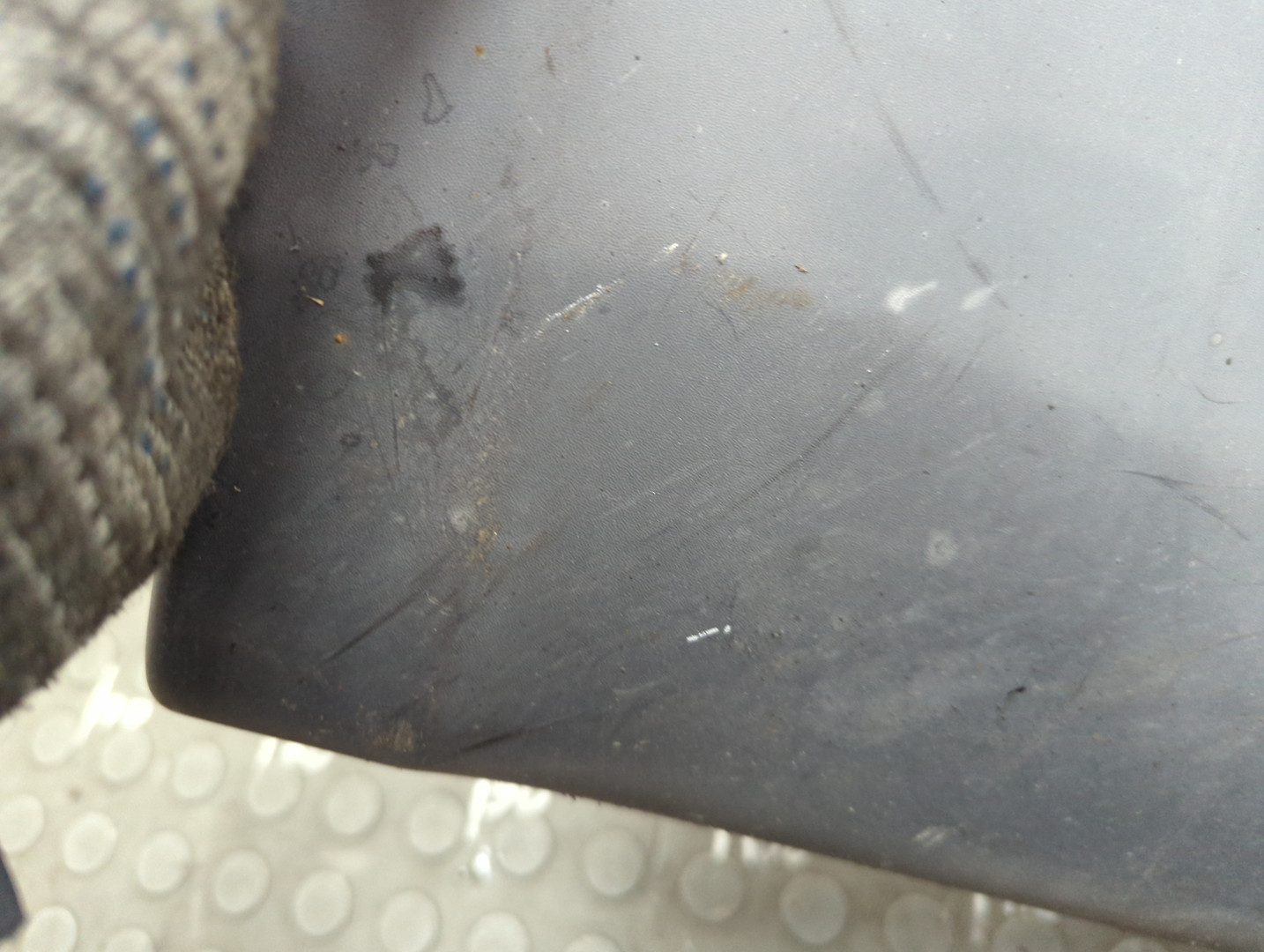 Накладка заднего крыла левого