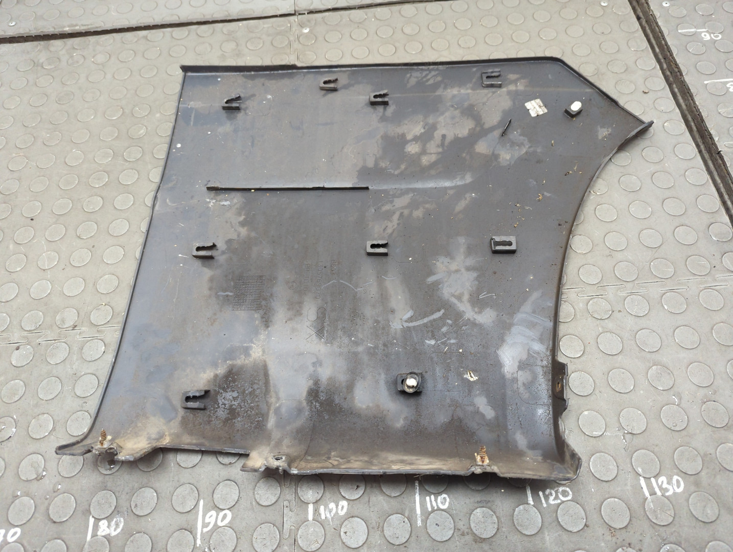 Накладка заднего крыла левого