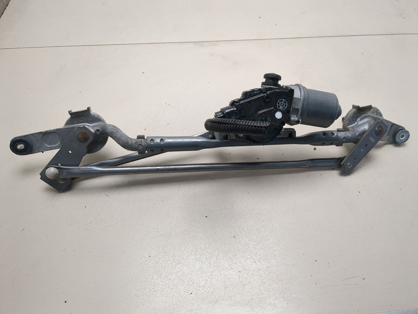 Трапеция стеклоочистителей