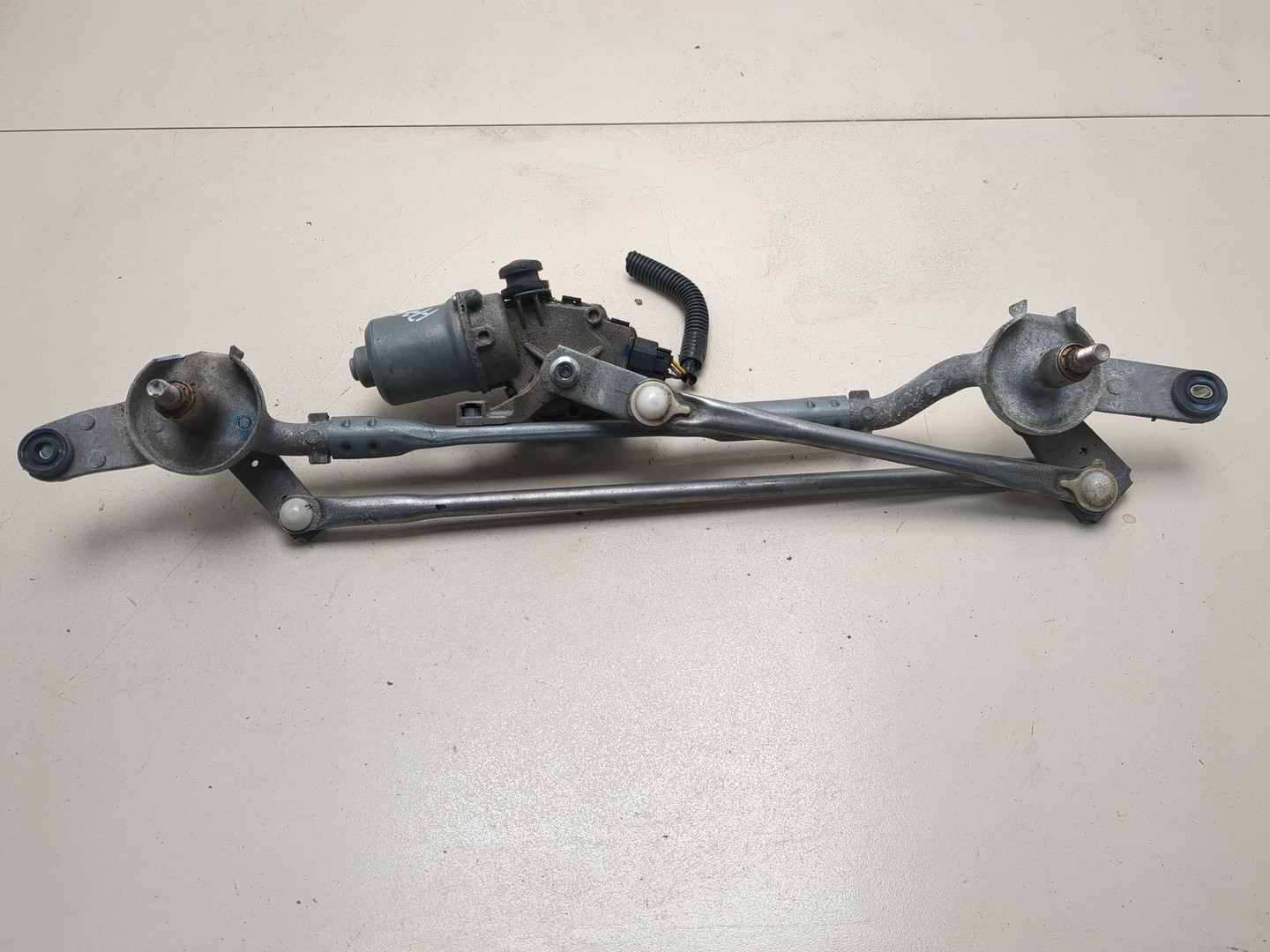 Трапеция стеклоочистителей