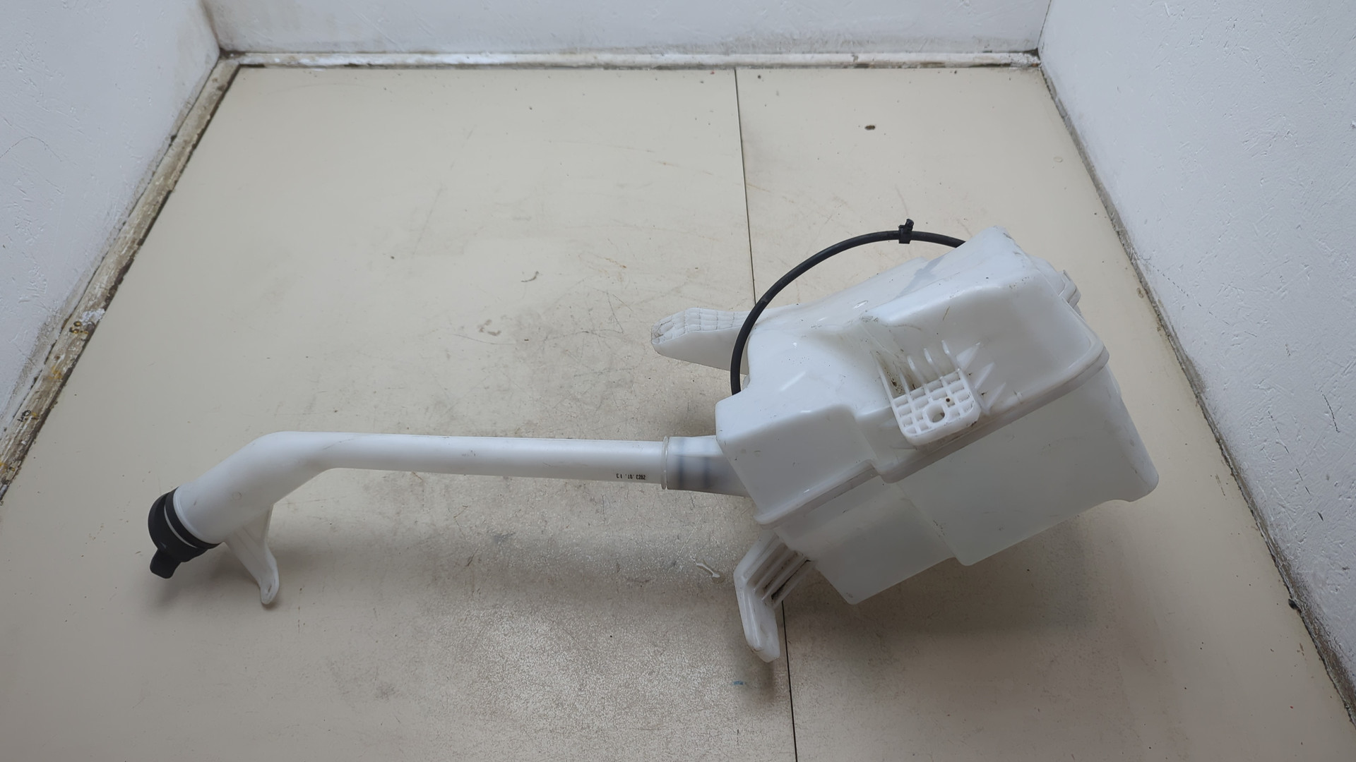 Бачок омывателя лобового стекла