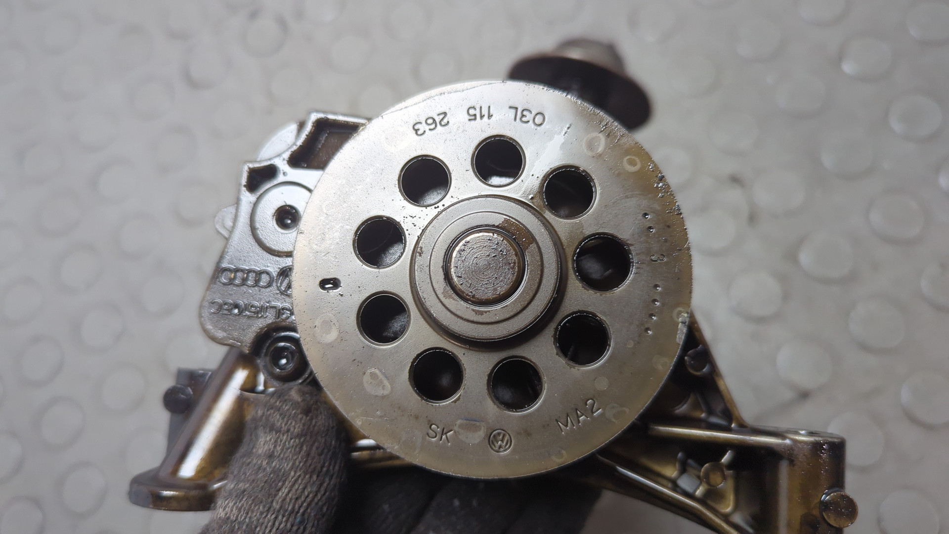 Насос масляный