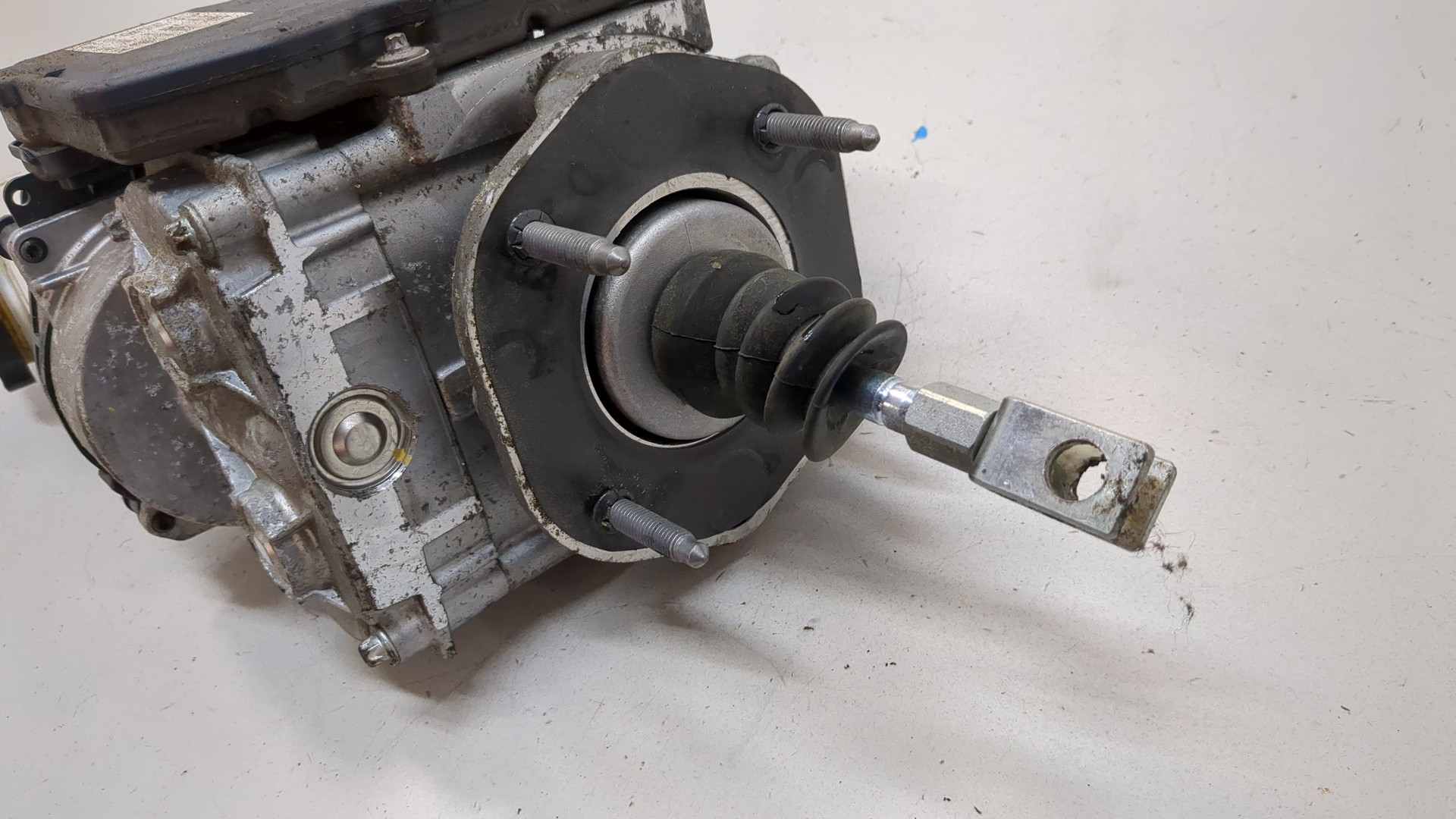 Цилиндр тормозной главный