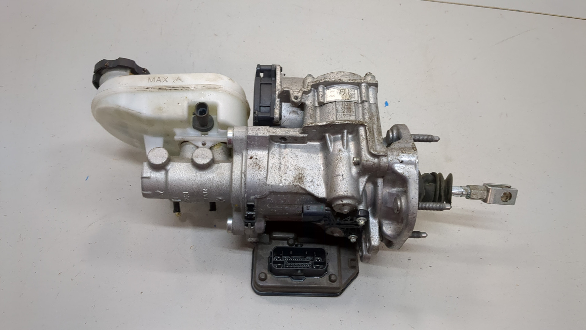 Цилиндр тормозной главный