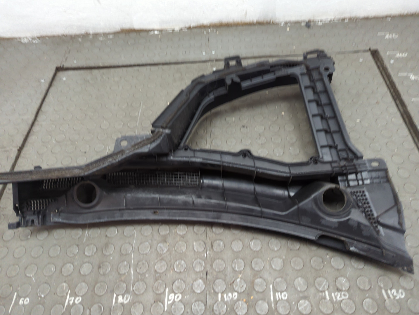 Решетка стеклоочистителей (Жабо)