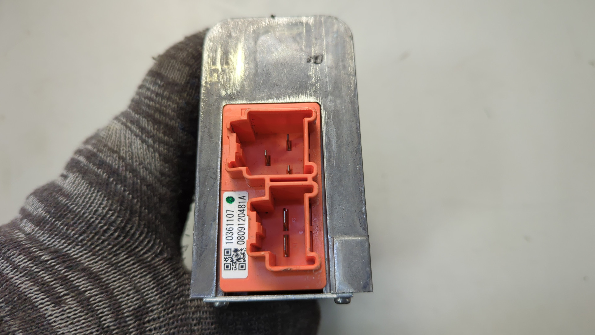 Преобразователь напряжения (адаптер)