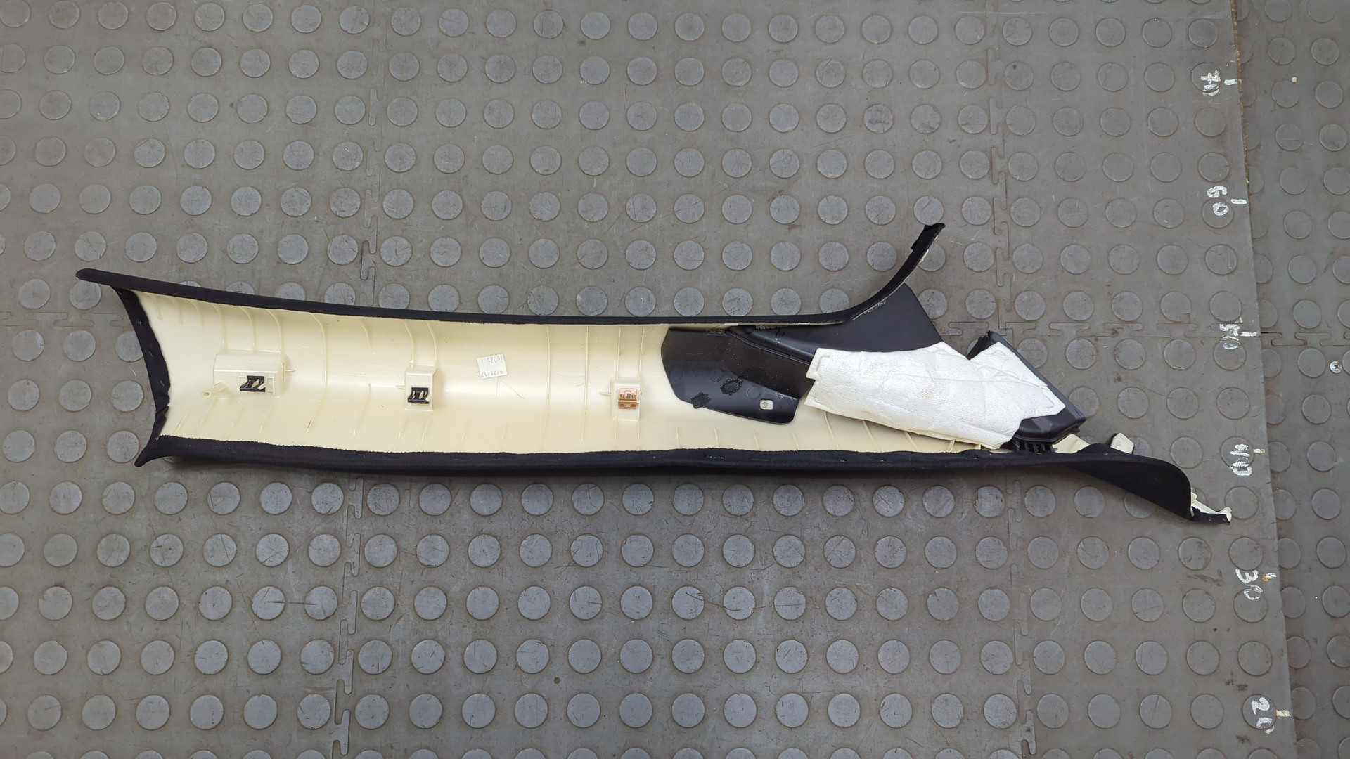 Обшивка стойки