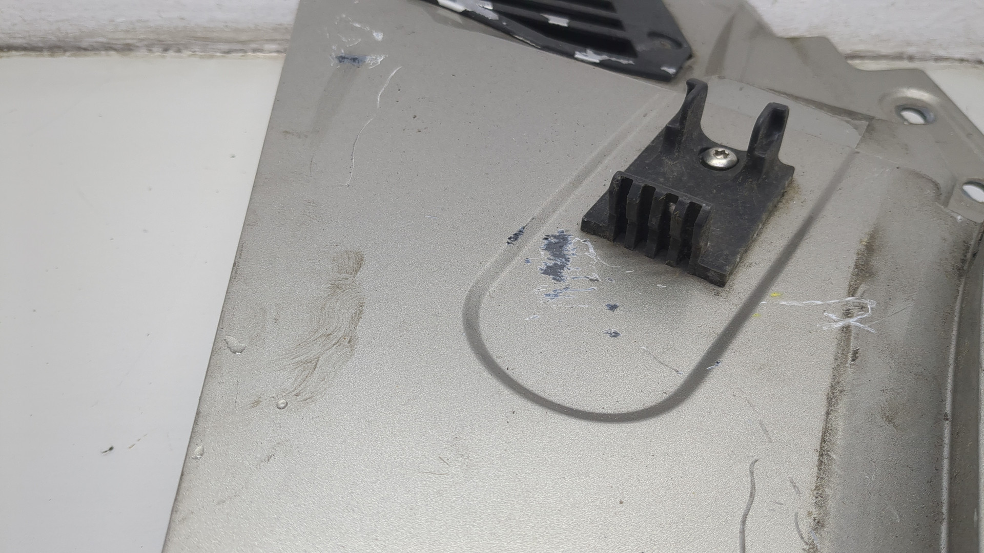 Крыло переднее правое