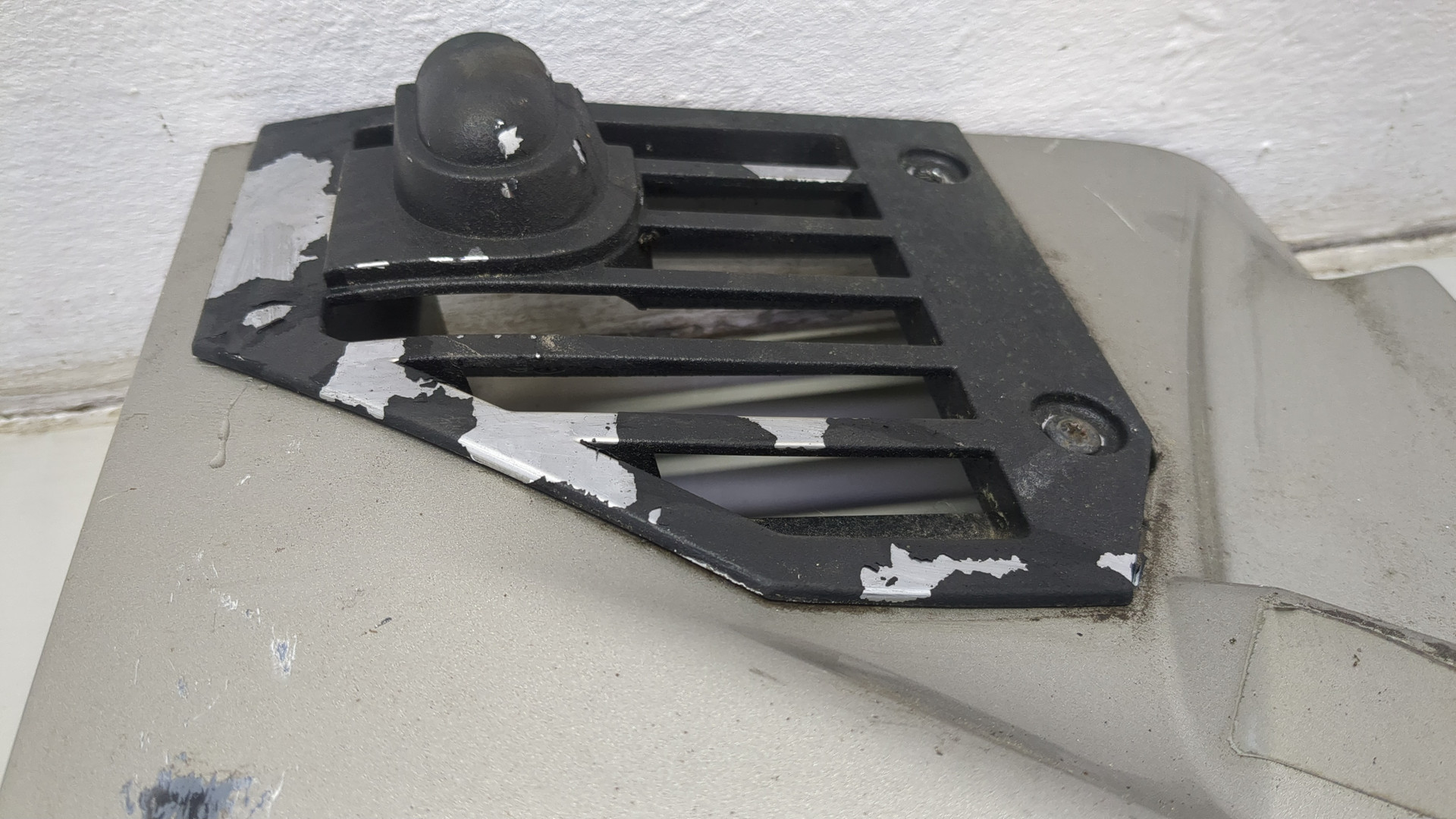 Крыло переднее правое