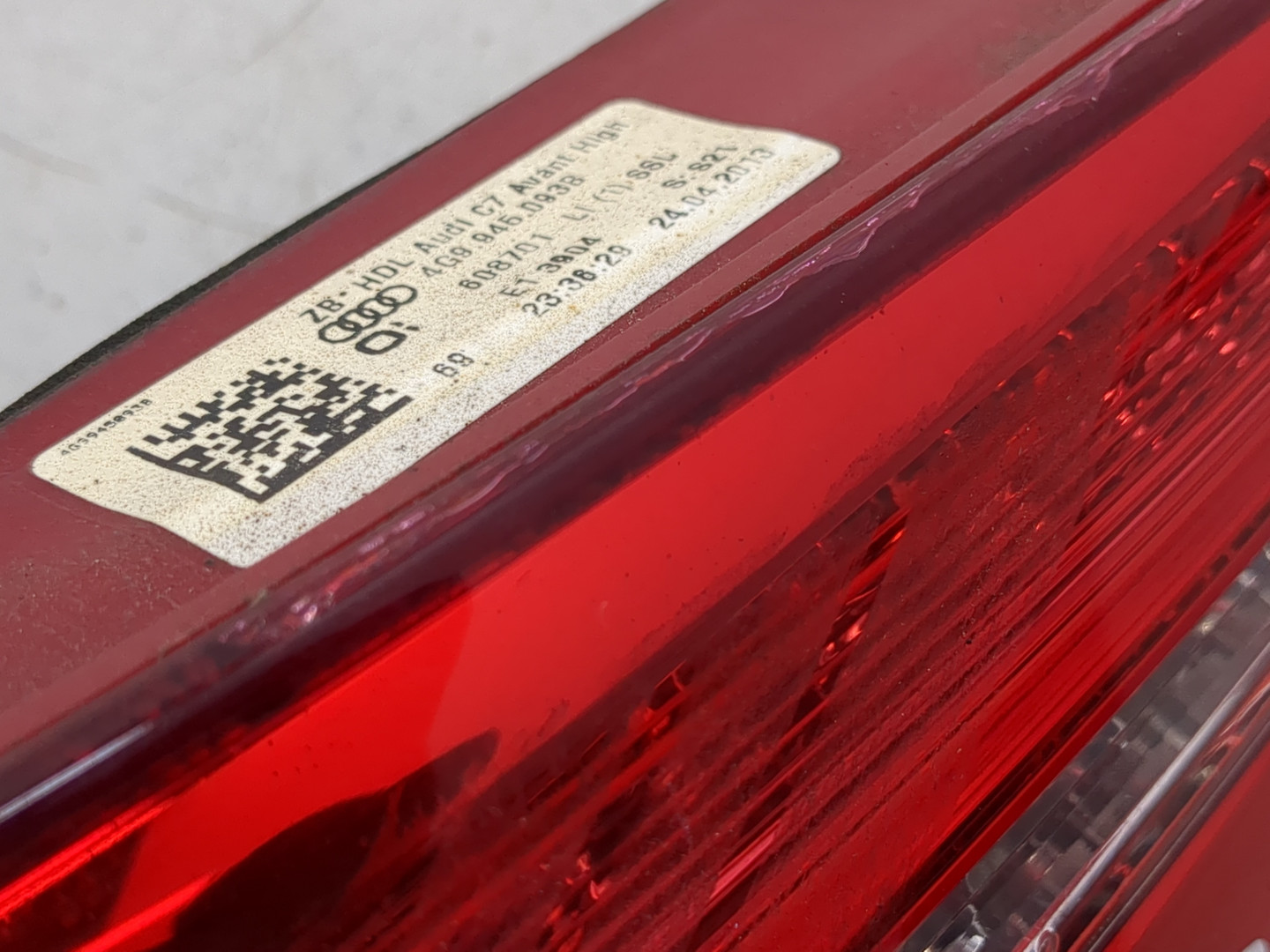 Фонарь задний внутренний левый