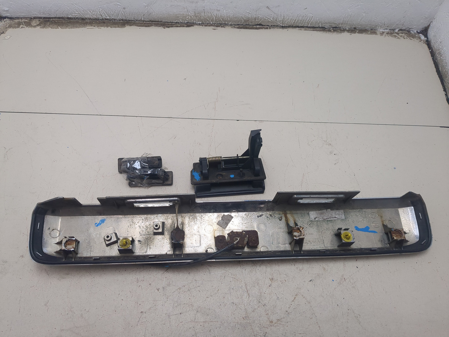 Фонарь подсветки номера