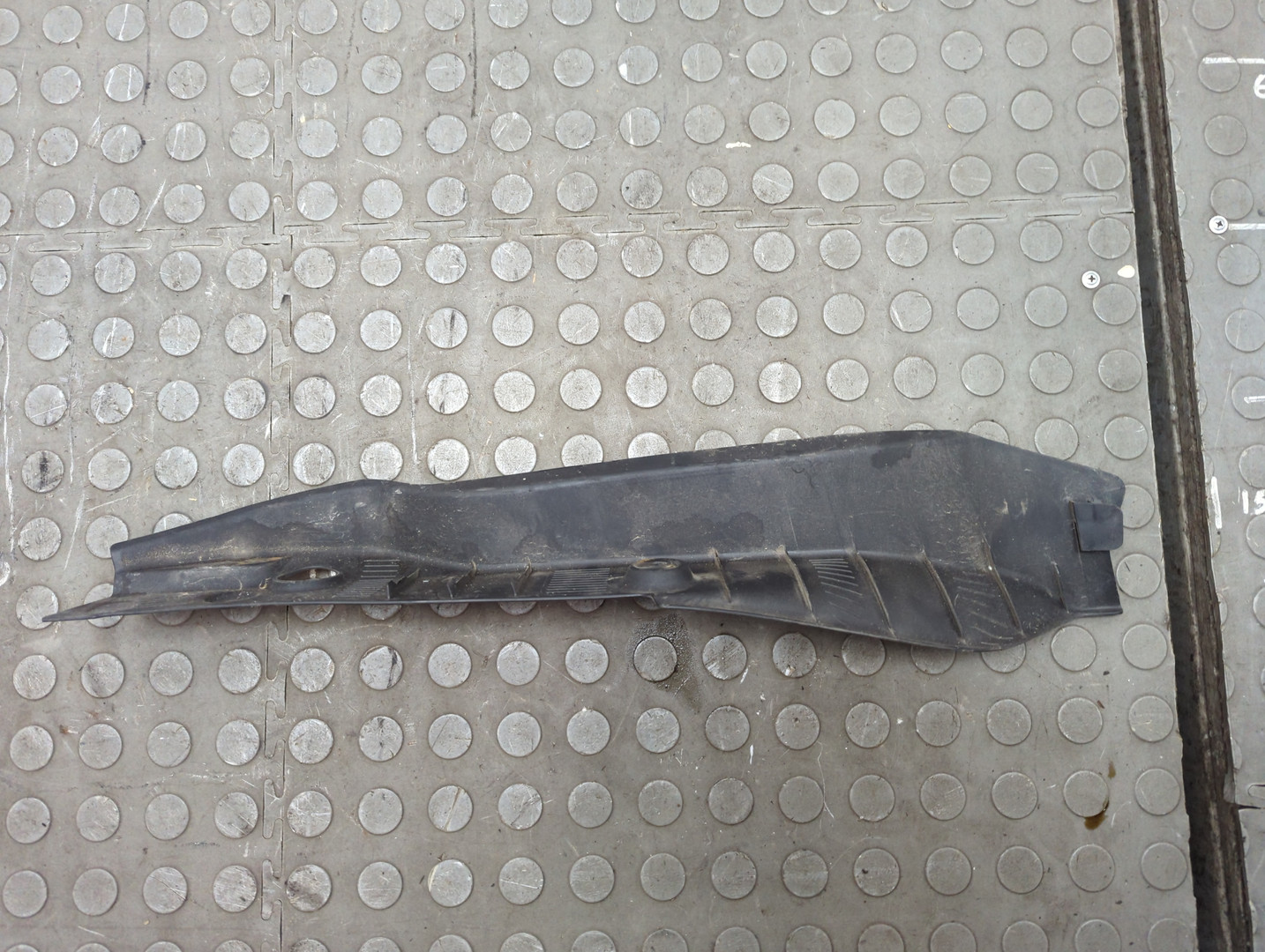 Локер передний правый