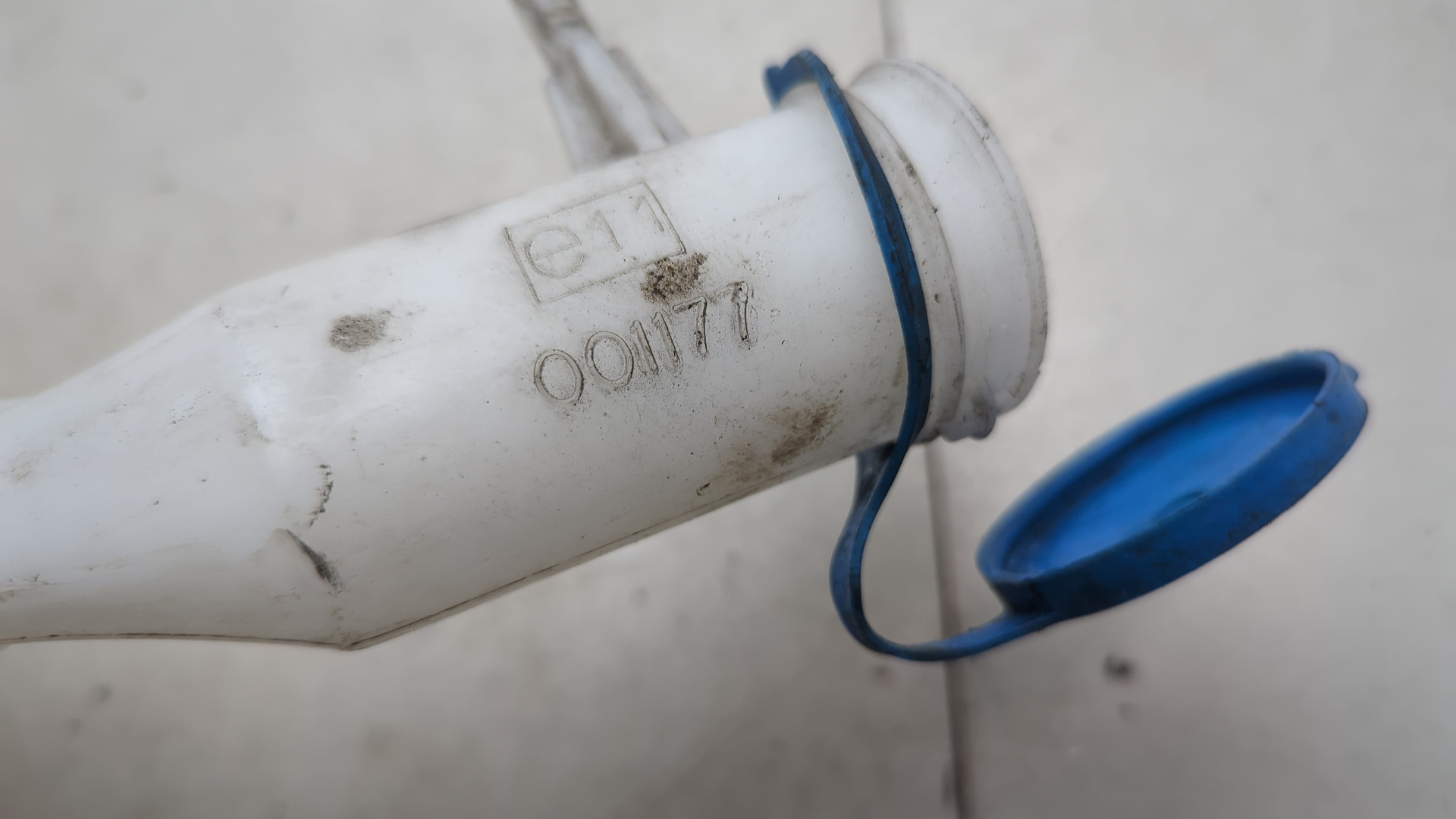 Бачок омывателя лобового стекла