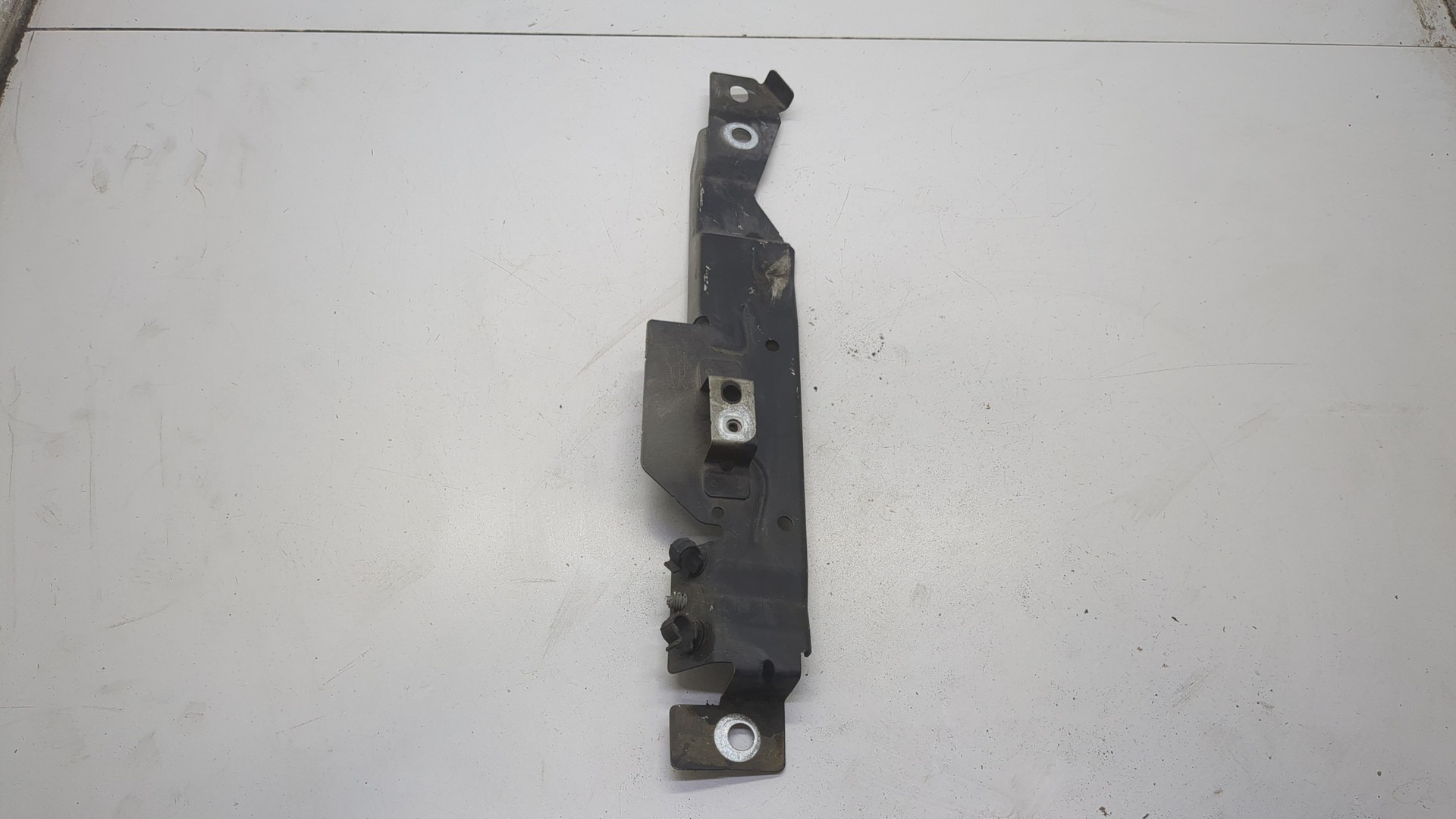 Кронштейн крепления крыла