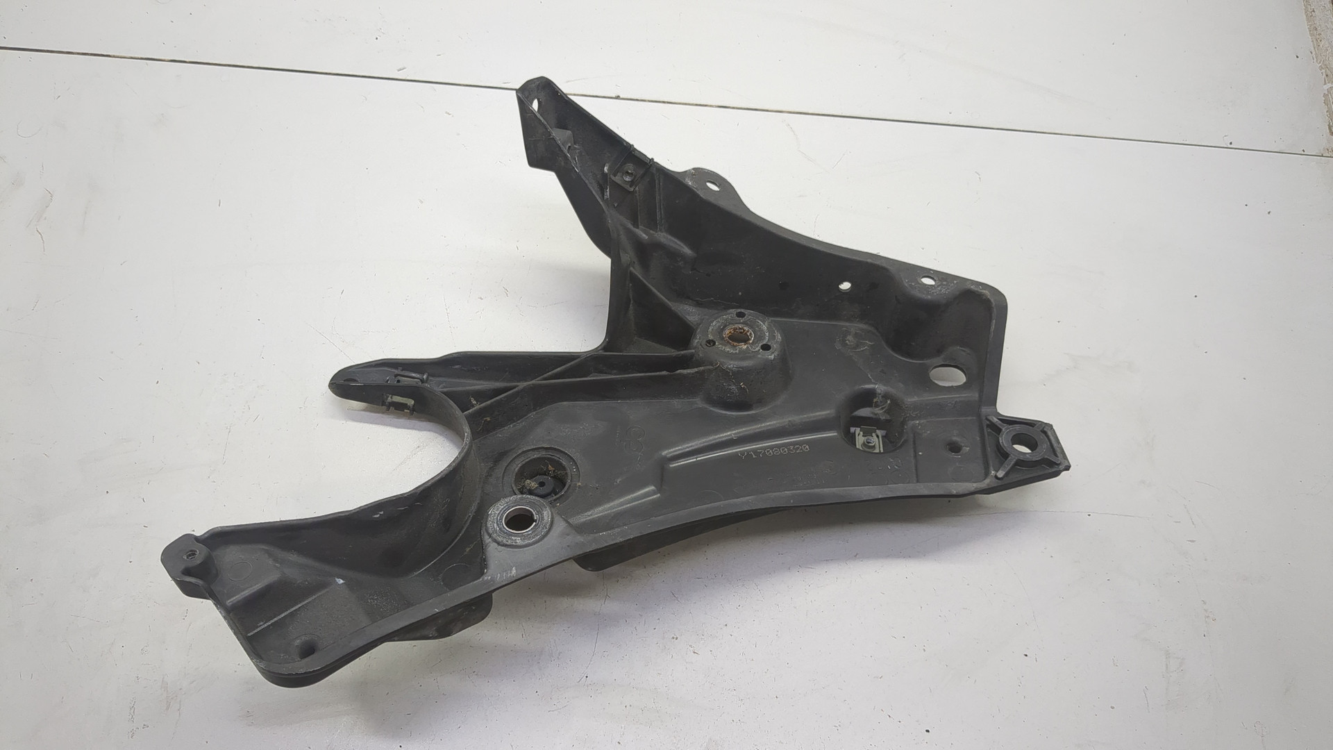 Кронштейн крепления крыла