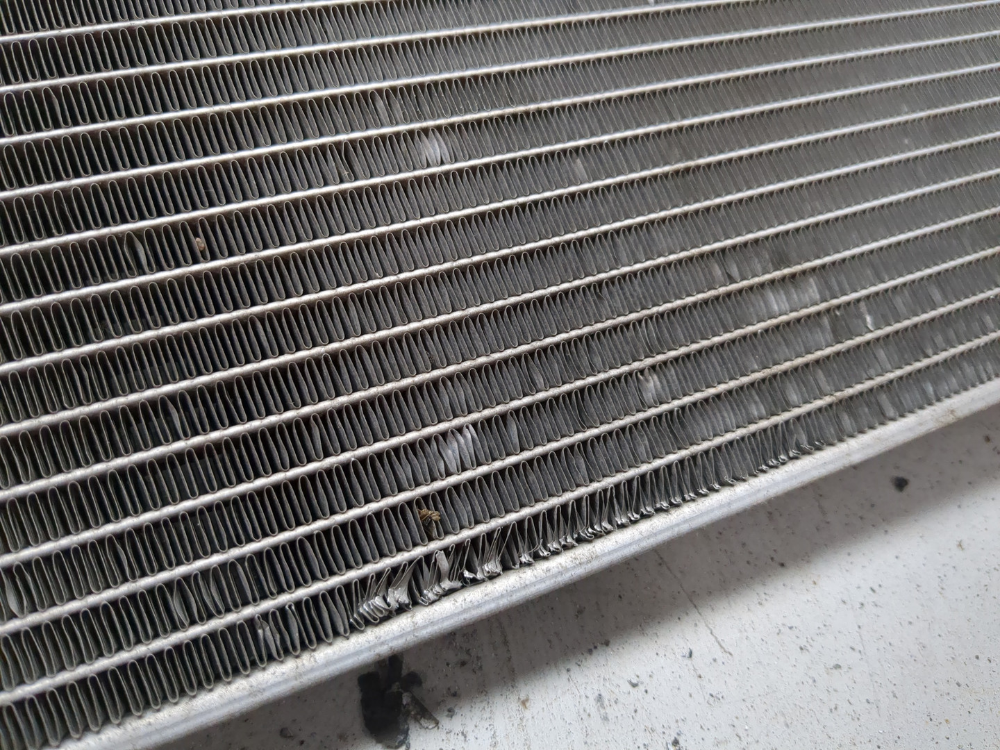 Радиатор кондиционера / конденсер