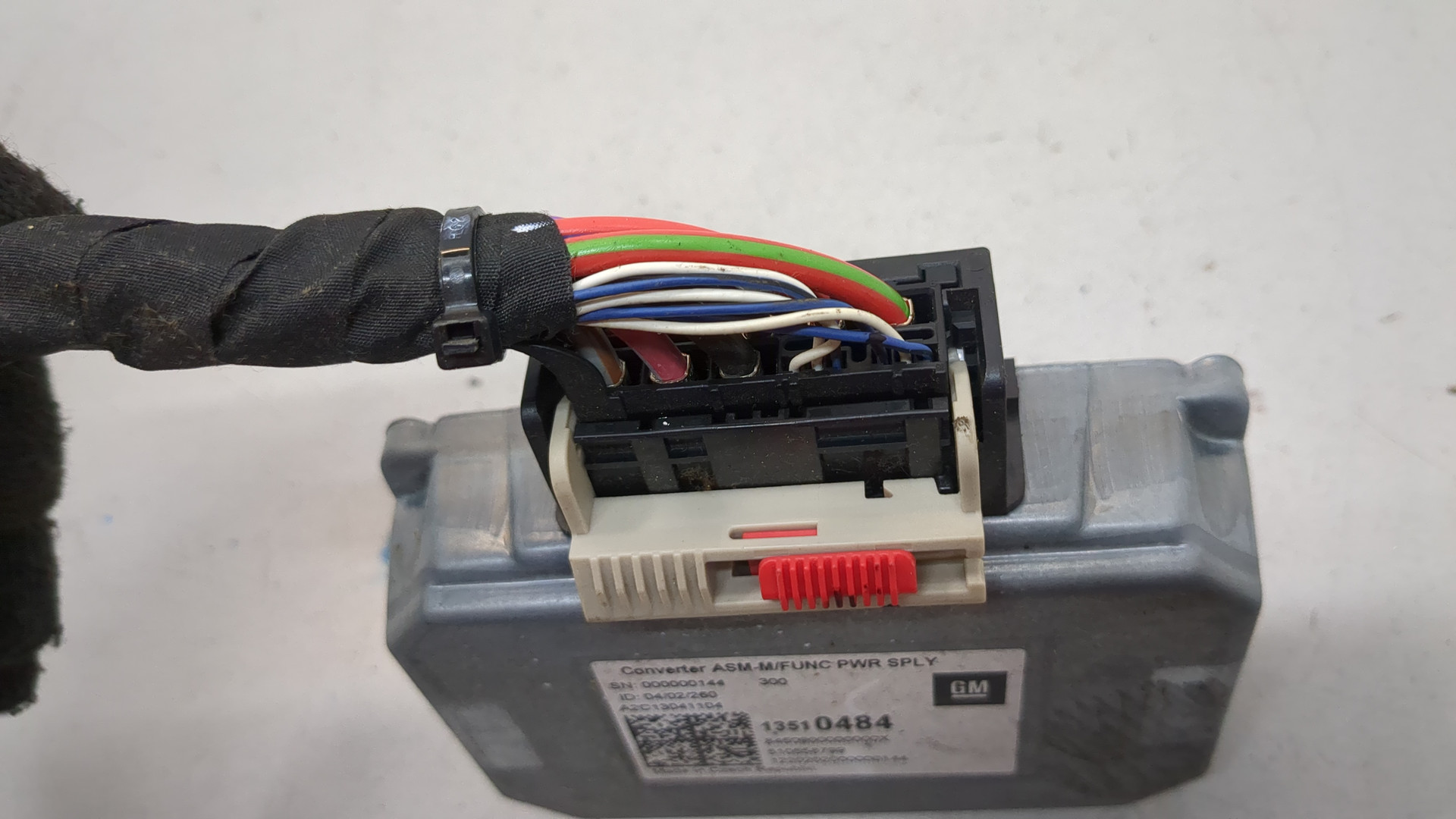 Преобразователь напряжения (адаптер)