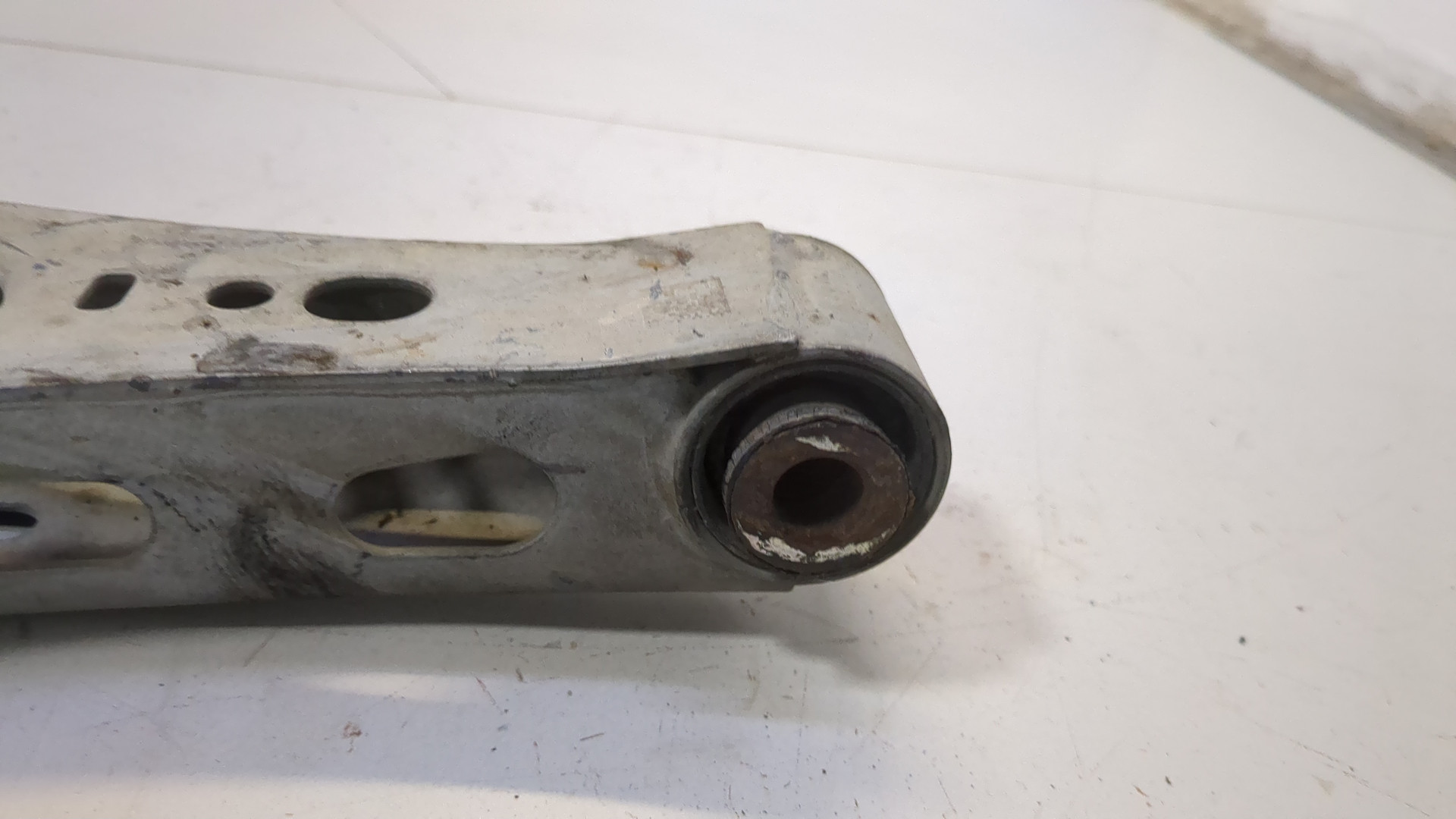 Рычаг задний