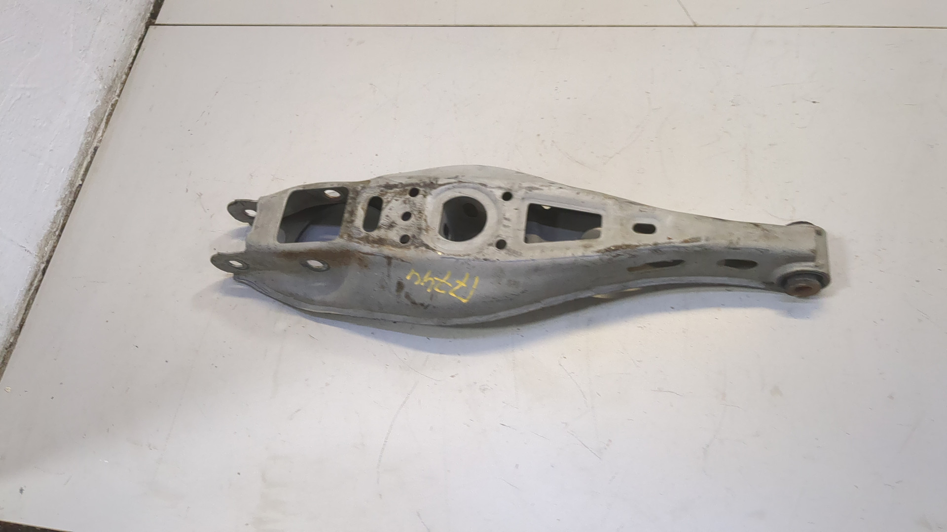 Рычаг задний