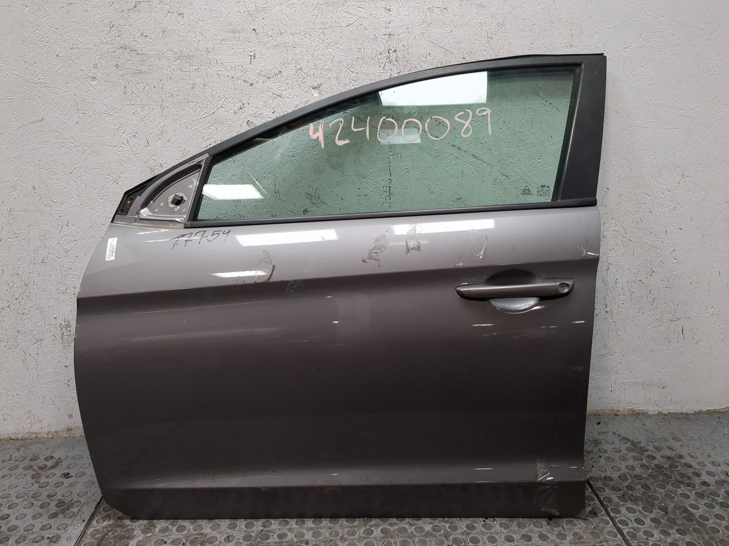 Дверь передняя левая