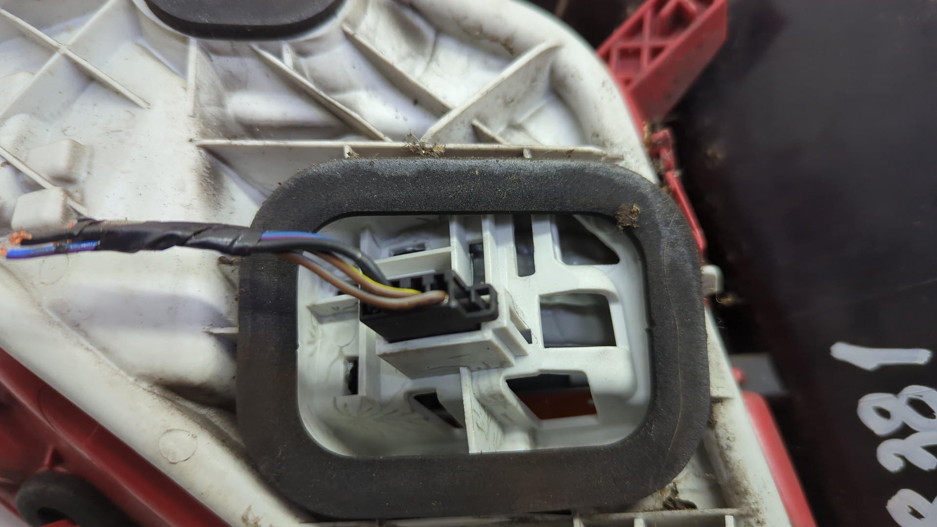 Фонарь задний правый